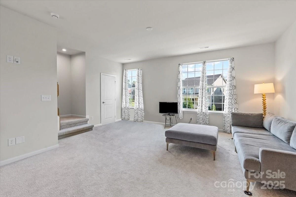 512 Whitehall Circle - Photo 19
