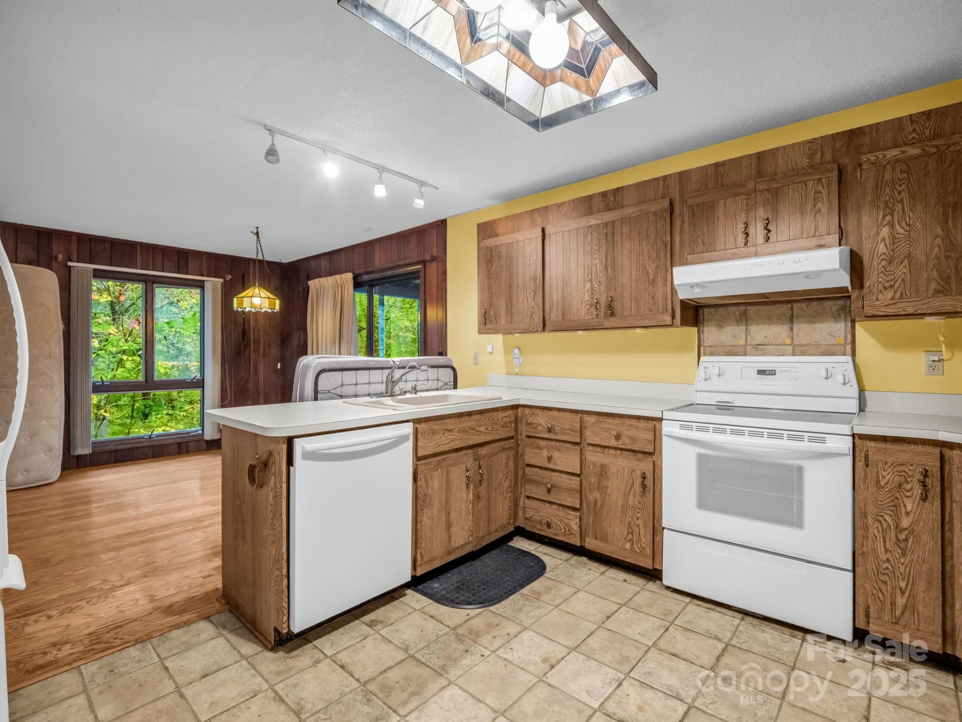 421 Chickadee Lane - Photo 11
