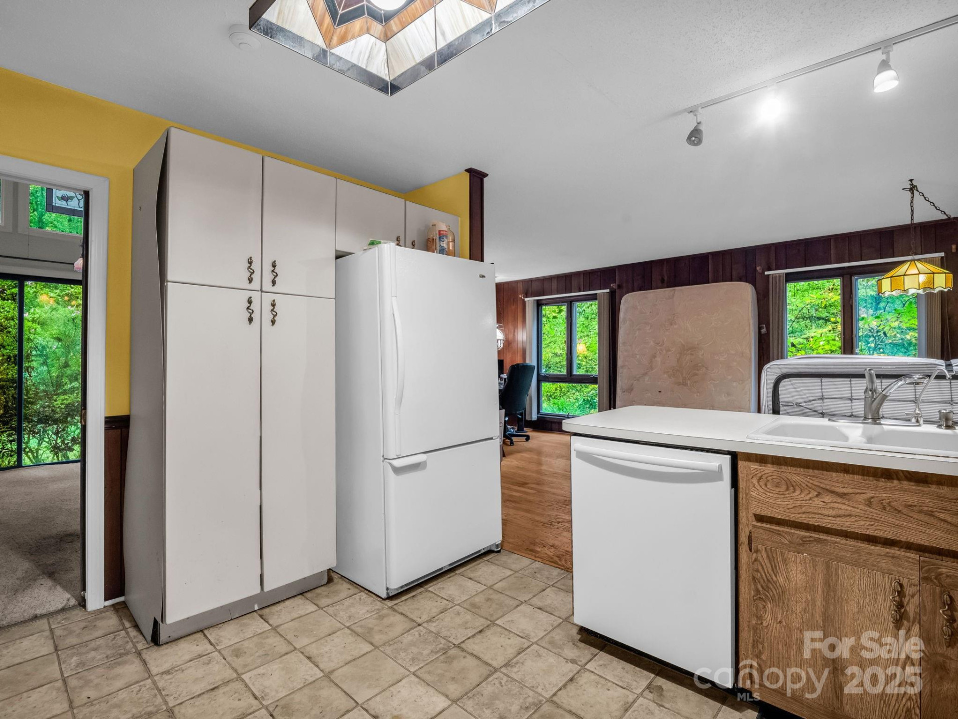 421 Chickadee Lane - Photo 12