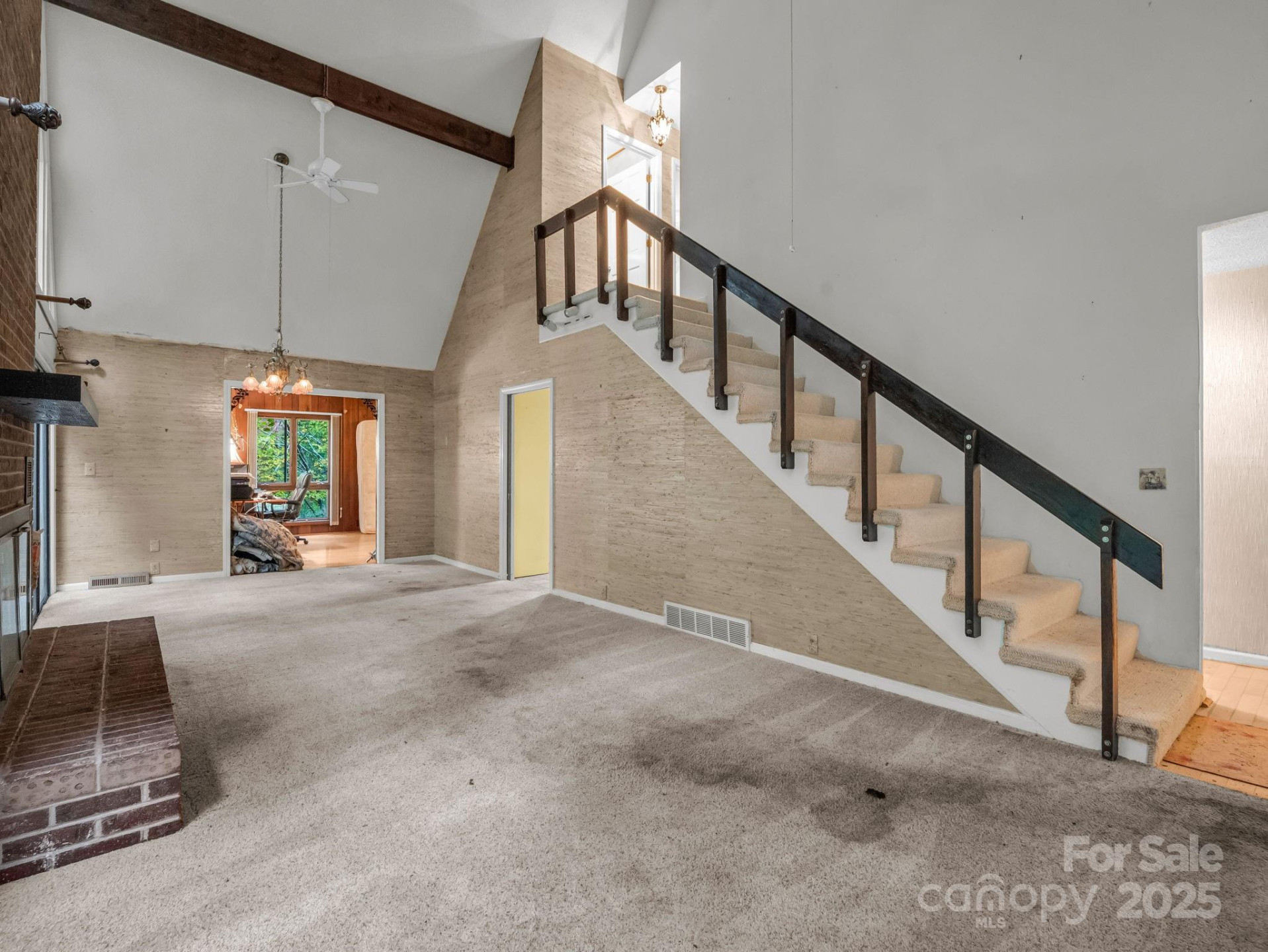421 Chickadee Lane - Photo 5
