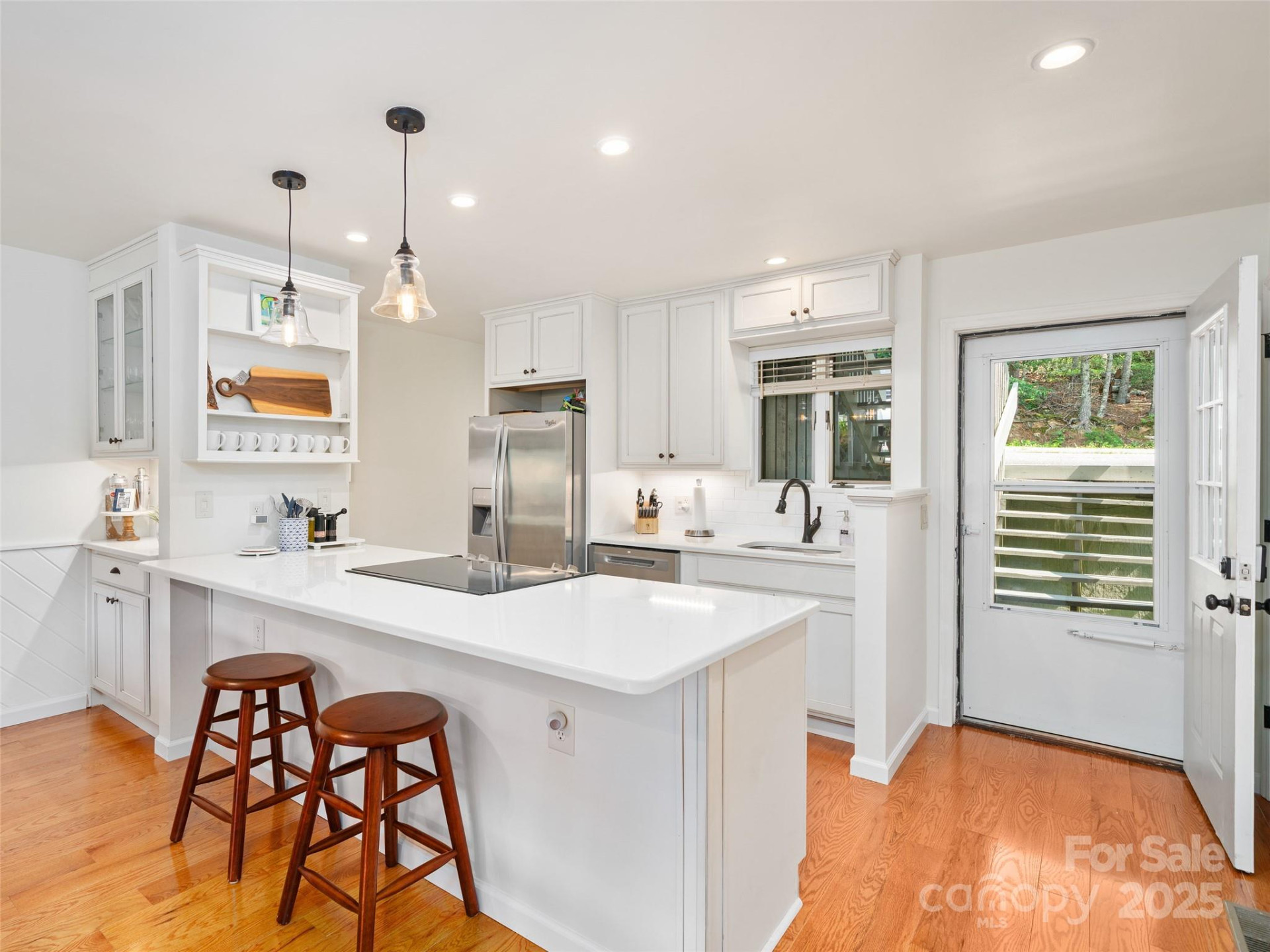 439 Fairway Lane - Photo 3