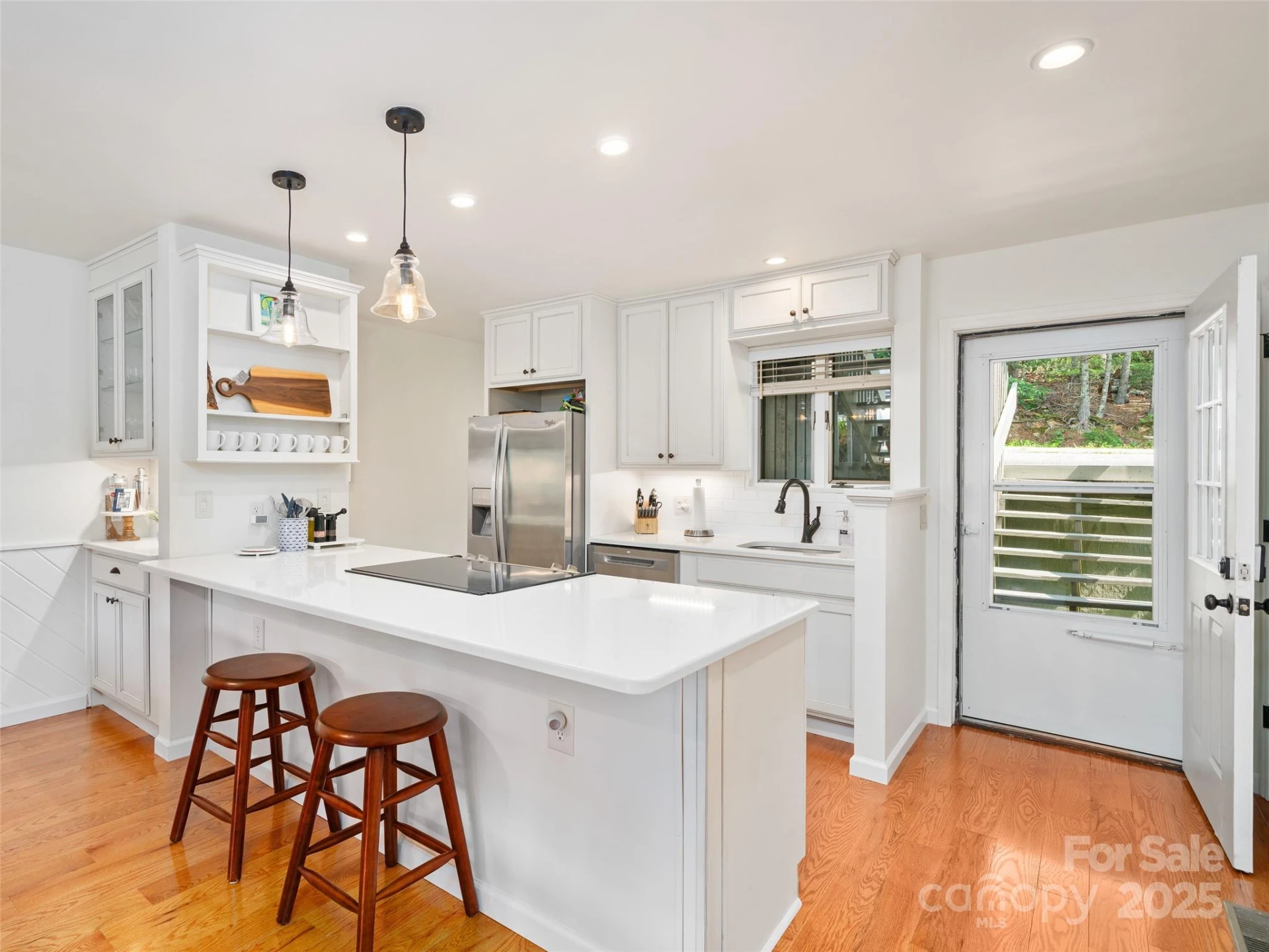 439 Fairway Lane - Photo 3