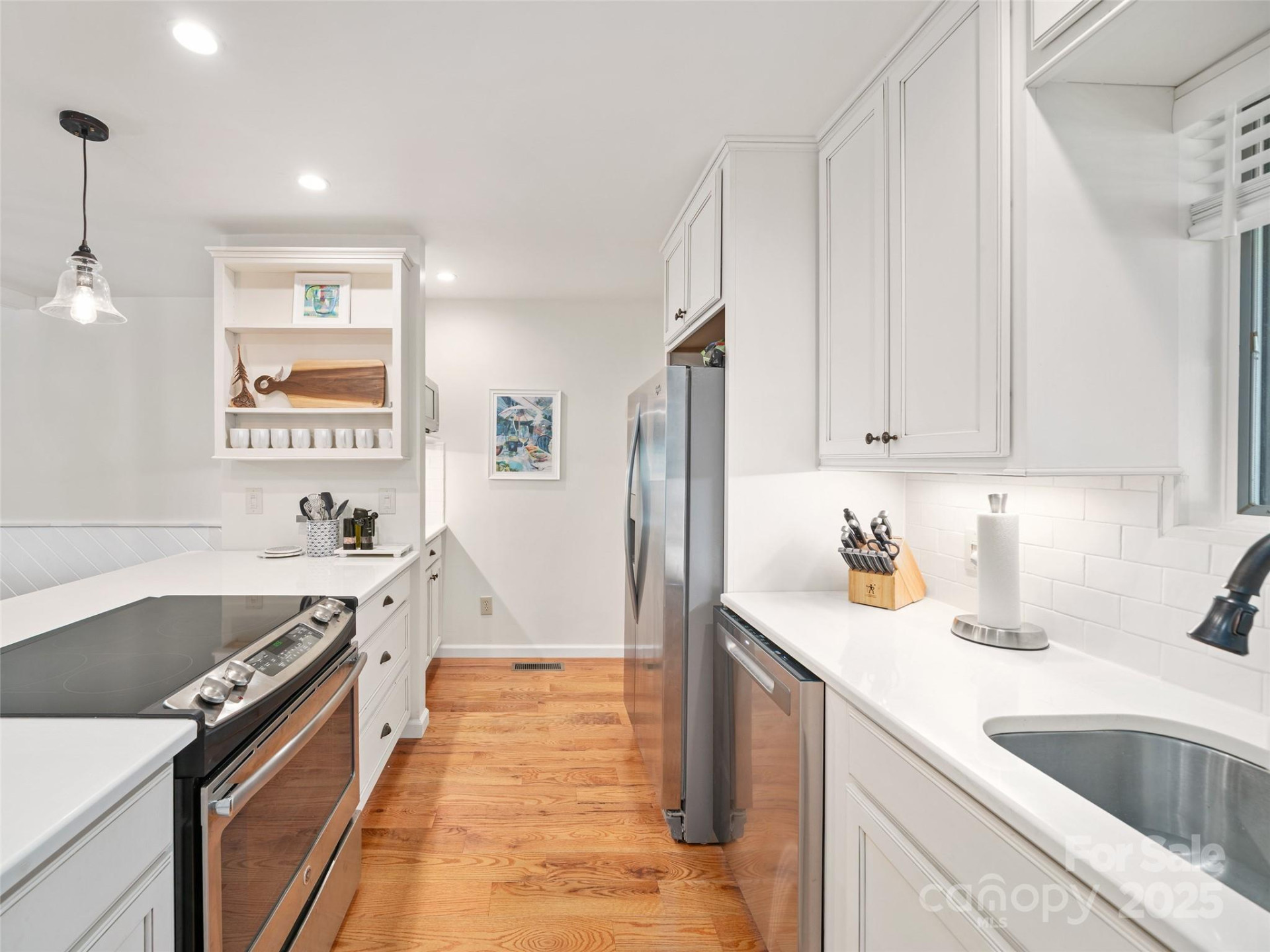 439 Fairway Lane - Photo 4