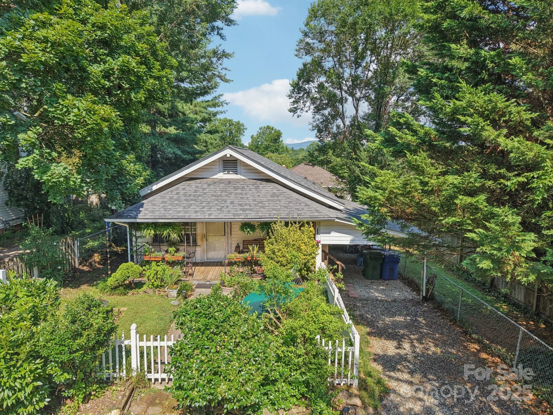 68 1/2 Nevada Avenue - Photo 2