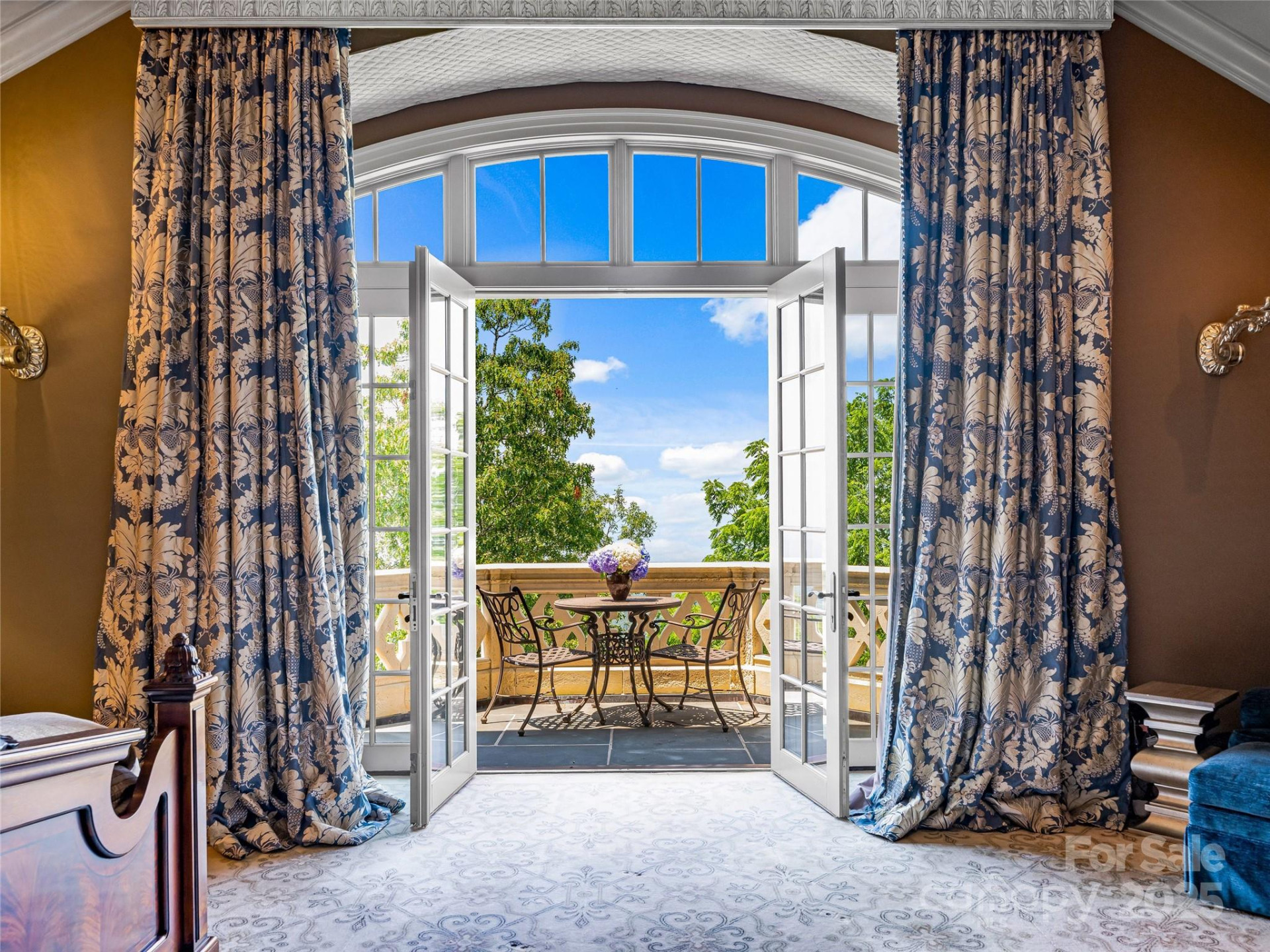 234 Skycliff Drive - Photo 3