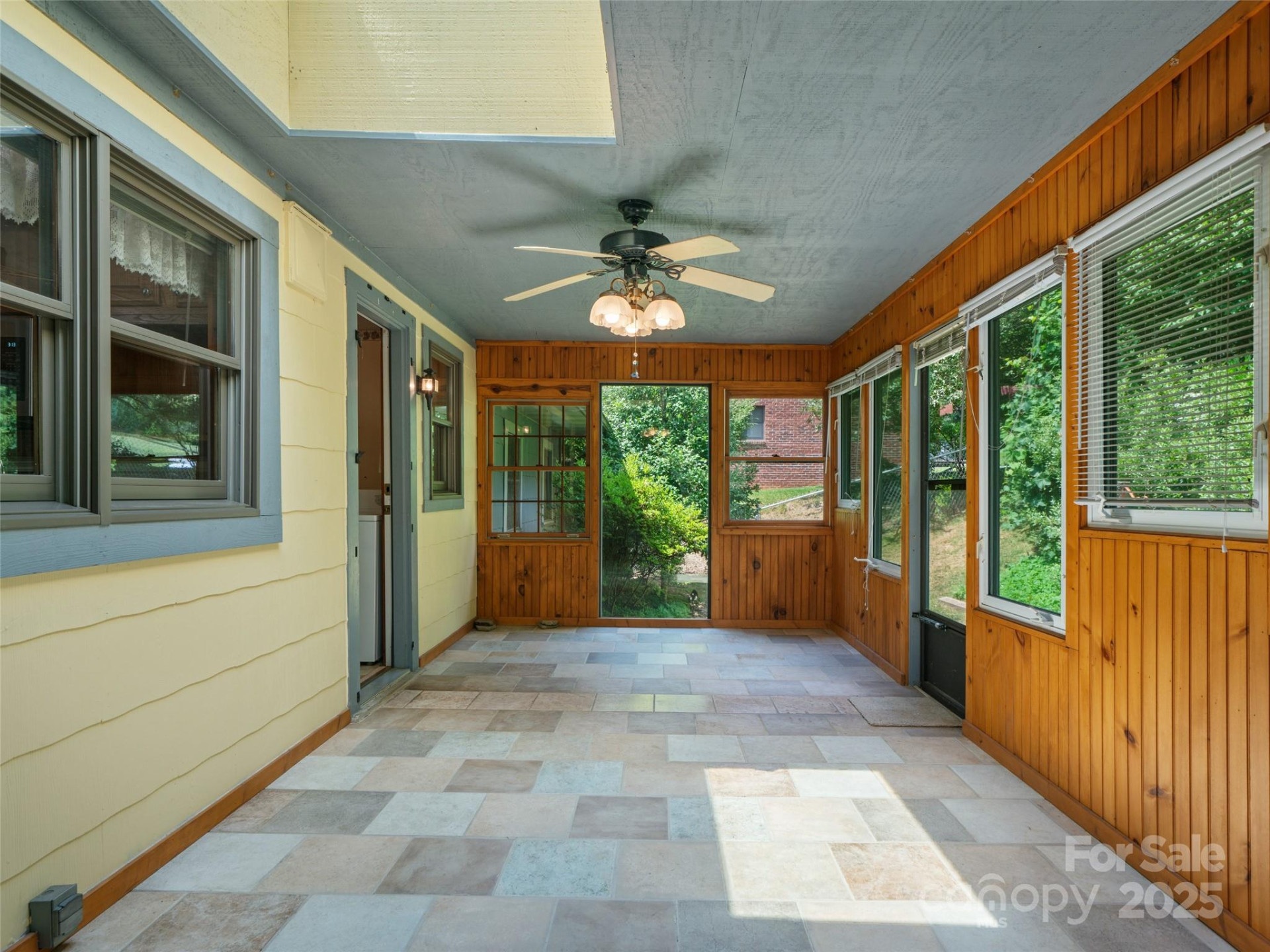 12 Robertson Street - Photo 15