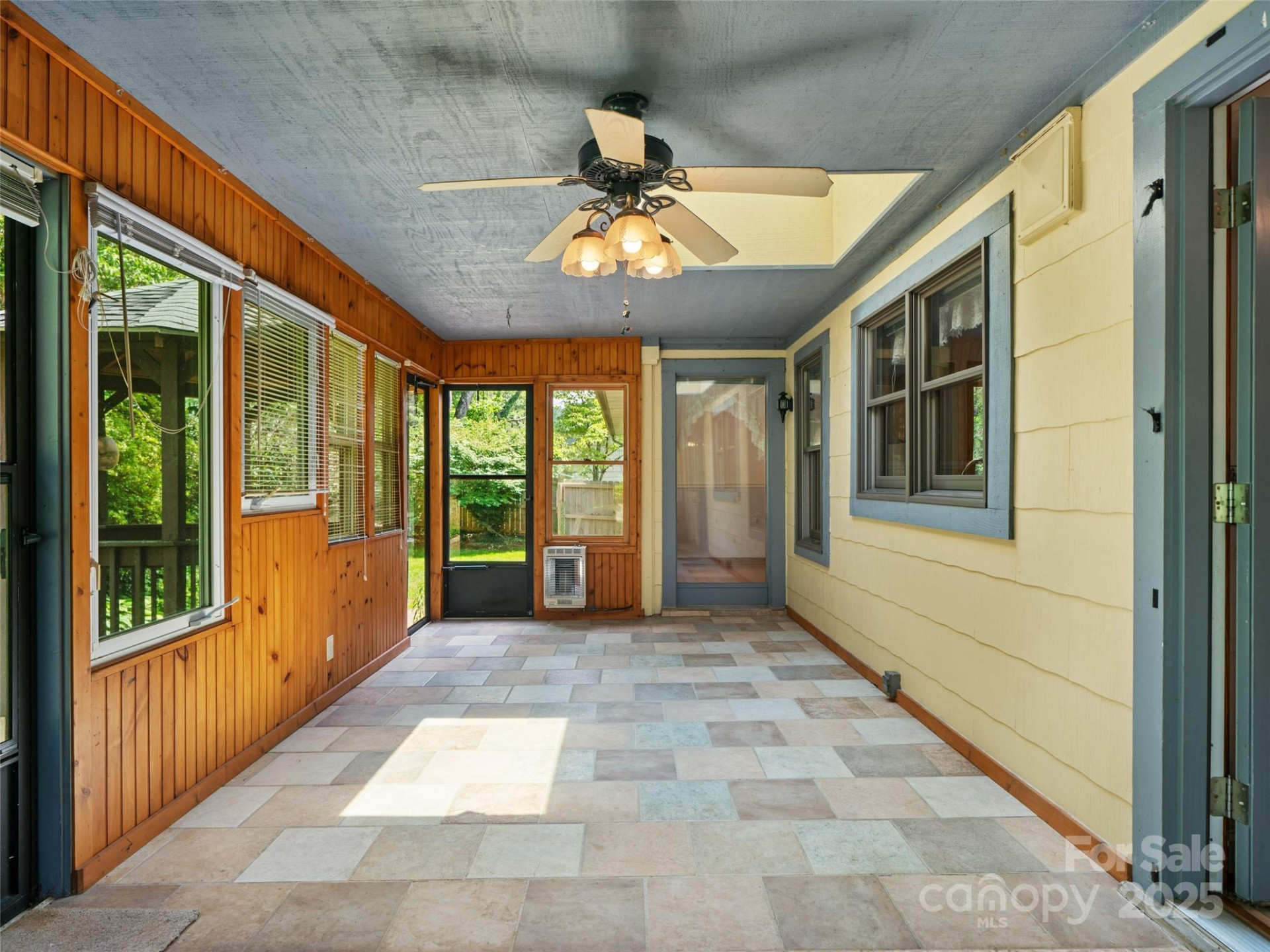 12 Robertson Street - Photo 16