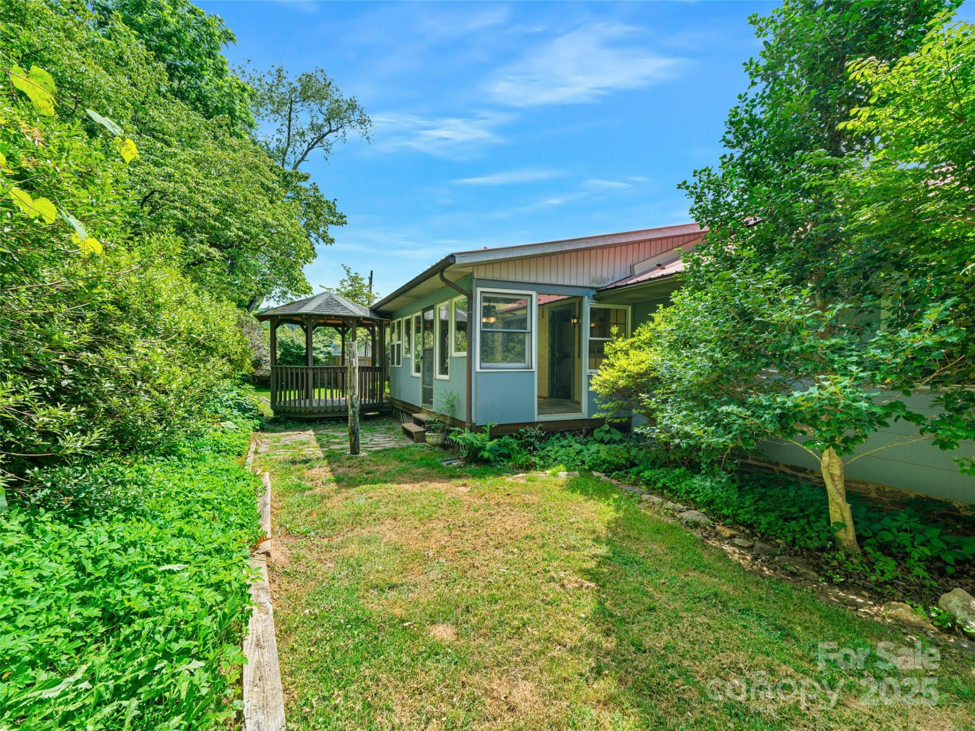 12 Robertson Street - Photo 32