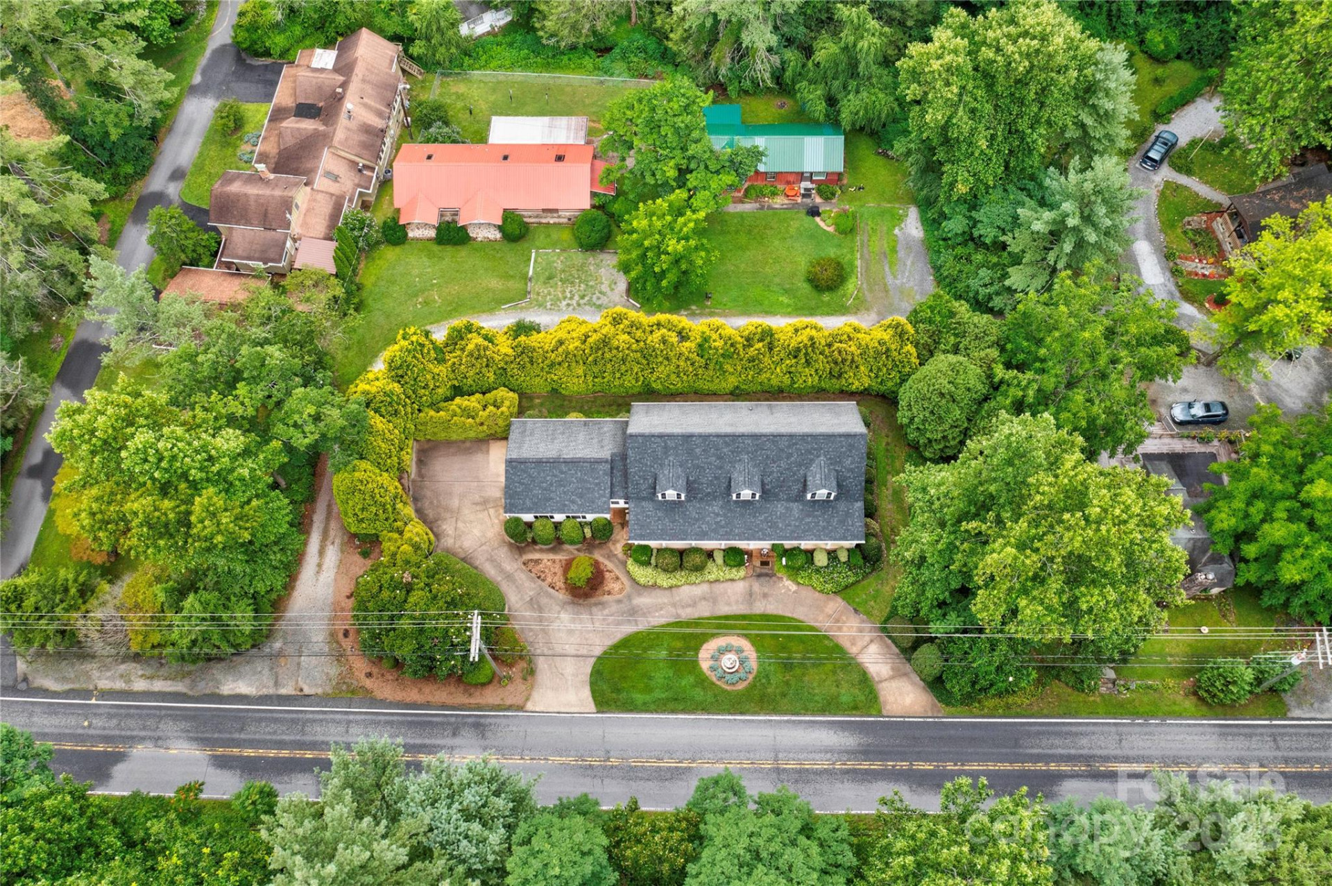 2606 Greenville Highway - Photo 2