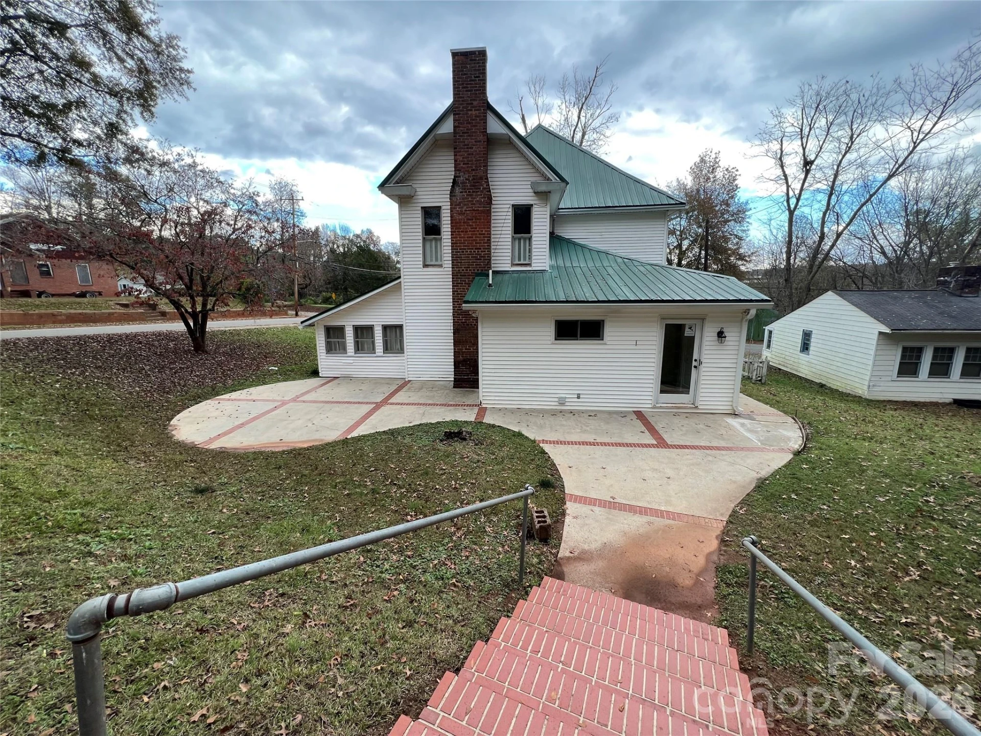 171 Mitchell Street - Photo 2