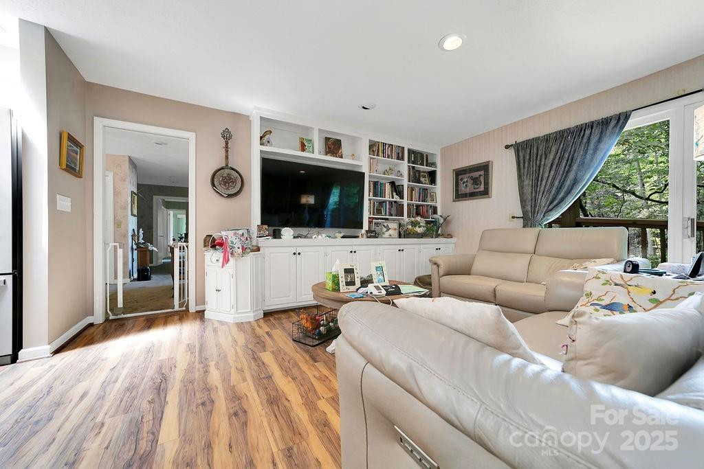 1315 Glen Cannon Drive - Photo 4