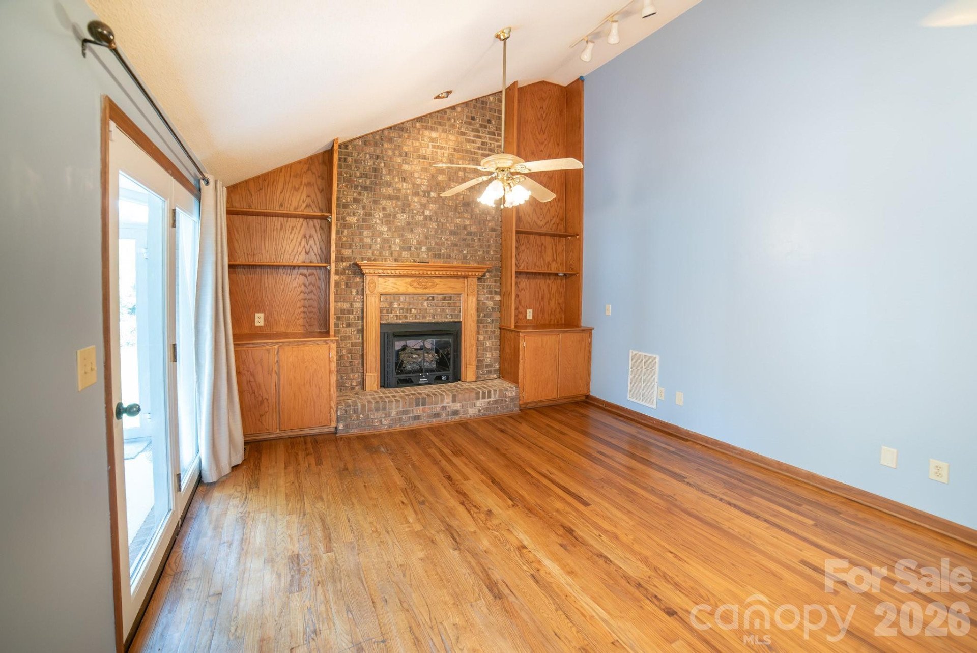 1633 Jamestown Road - Photo 4