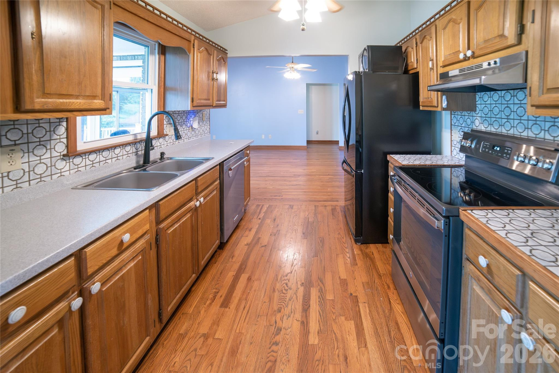 1633 Jamestown Road - Photo 7