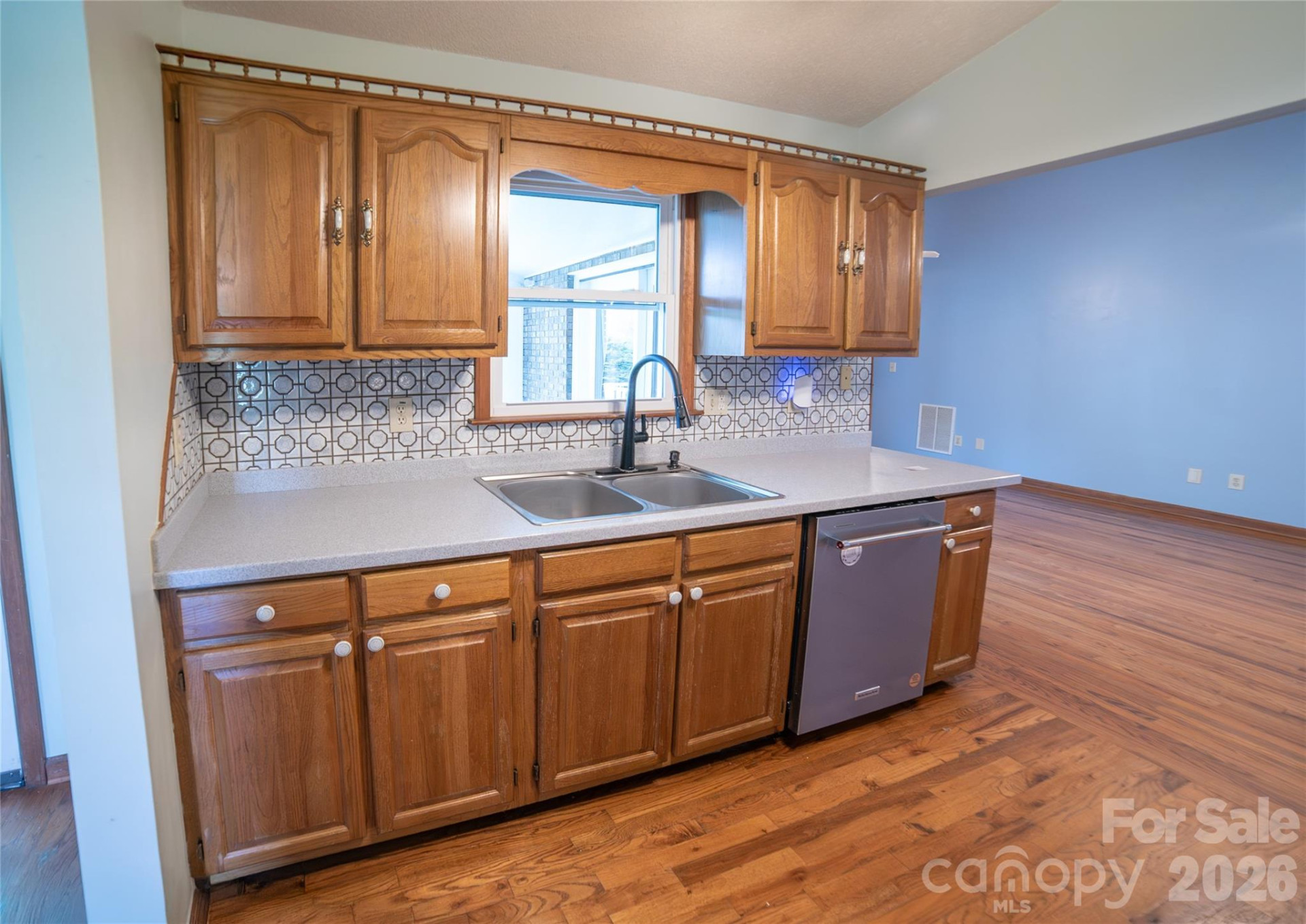 1633 Jamestown Road - Photo 8