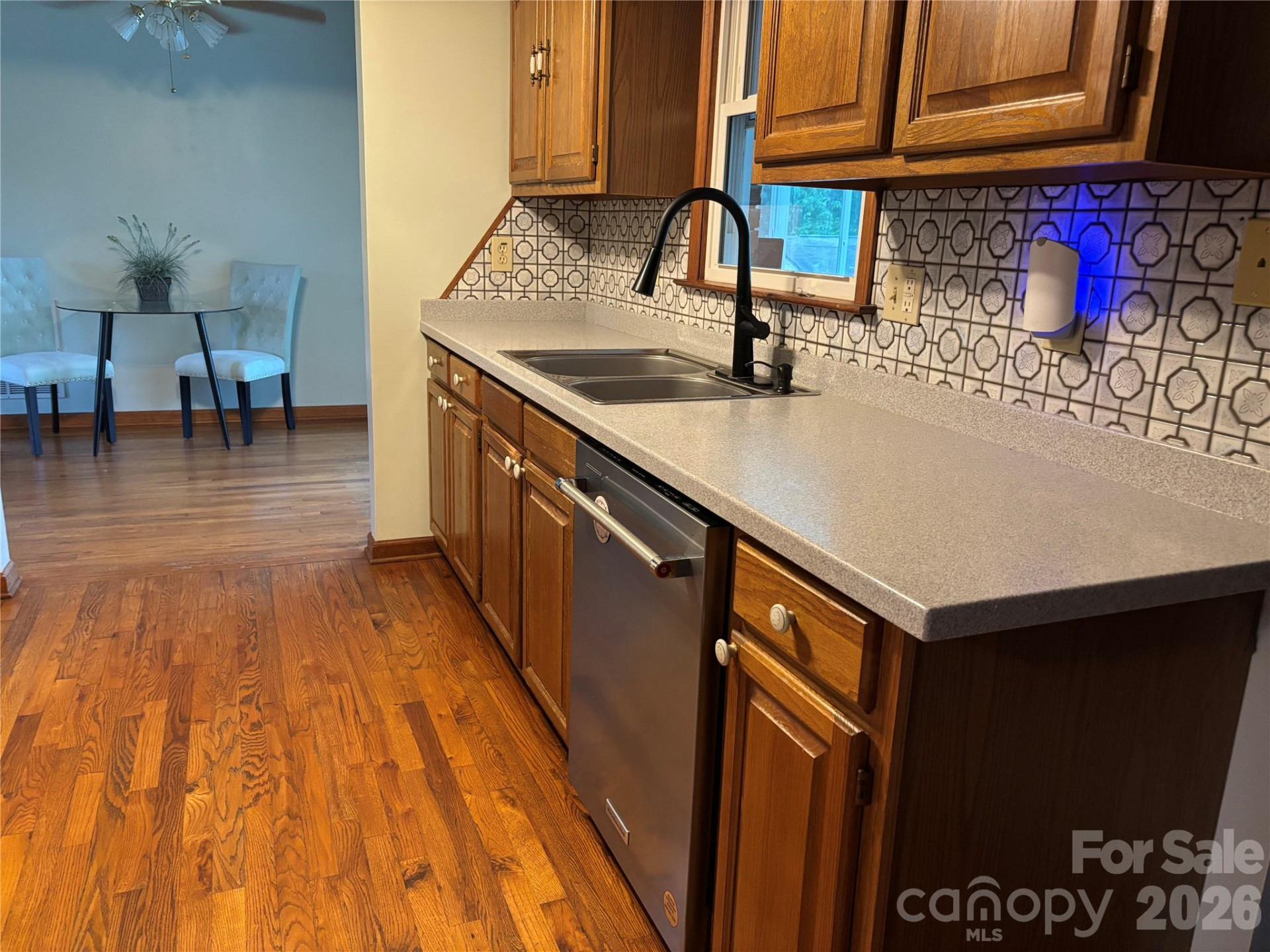 1633 Jamestown Road - Photo 9