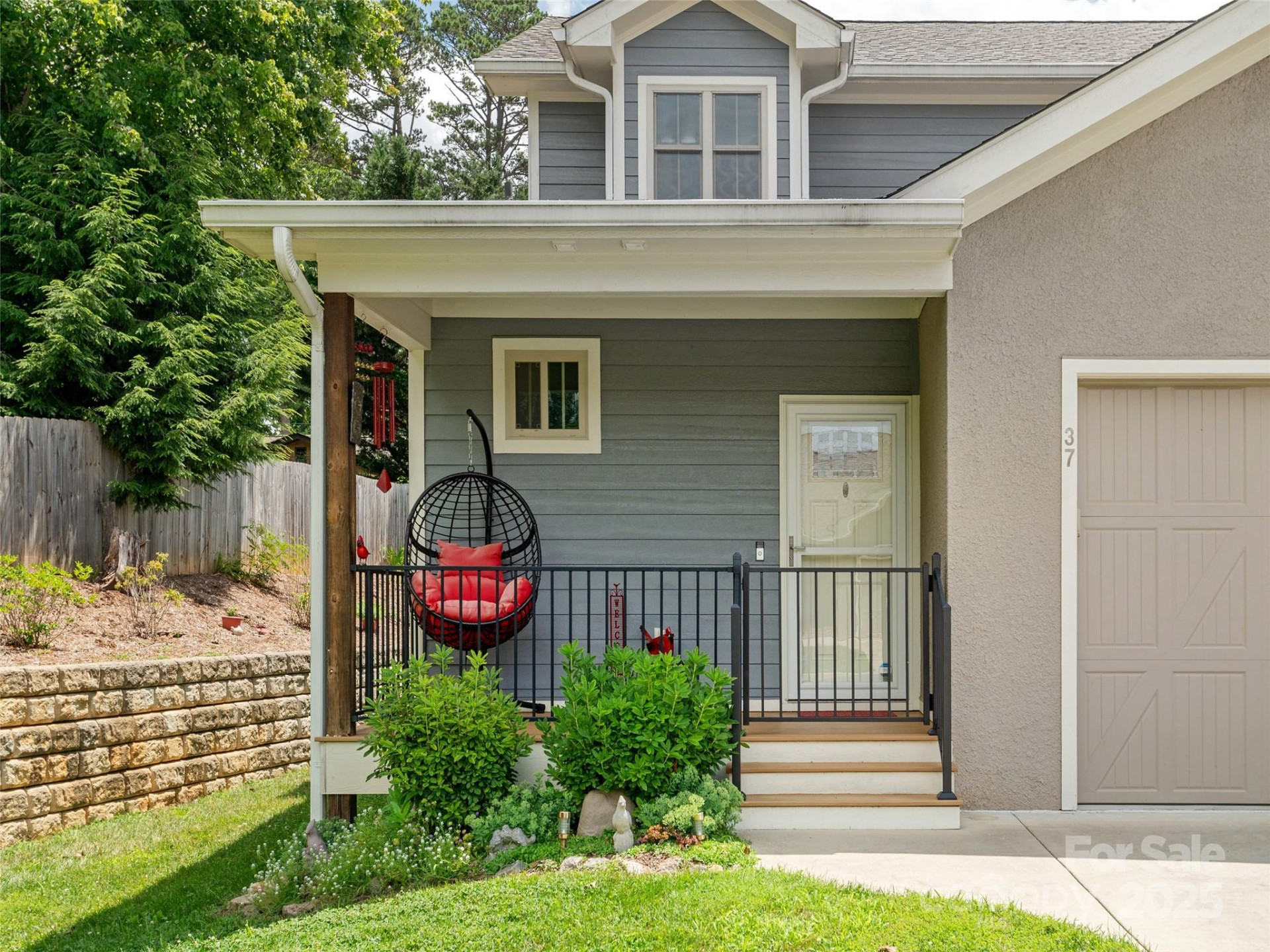 37 Thornes Lane - Photo 2