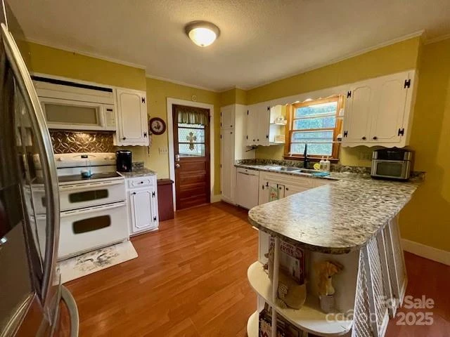 126 Waters Road - Photo 6