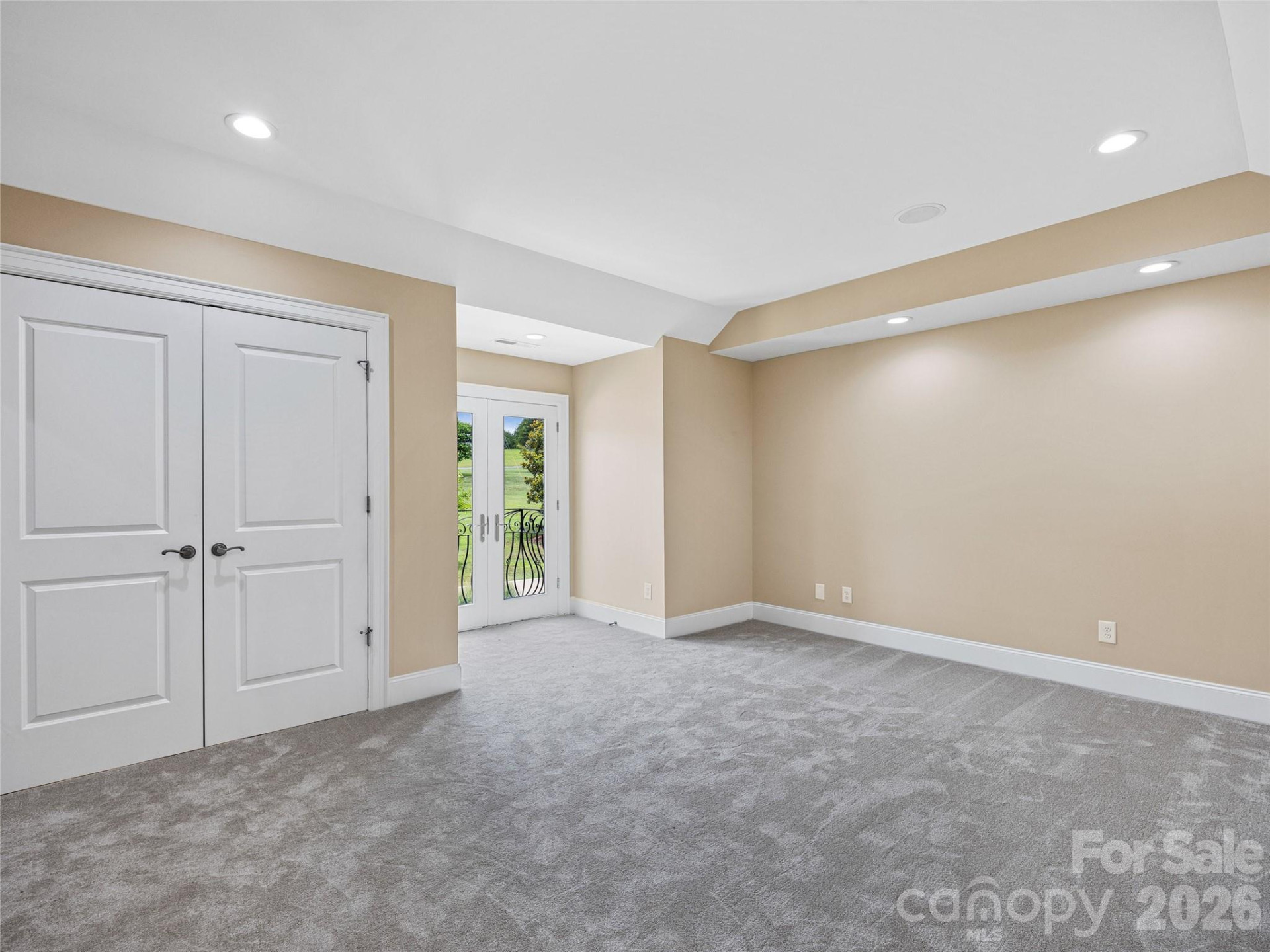 1090 Pearidge Road - Photo 31