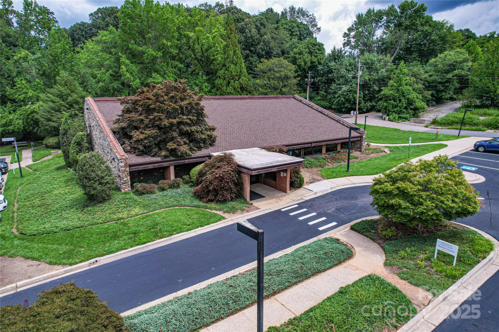 14 Mcdowell Street - Photo 2