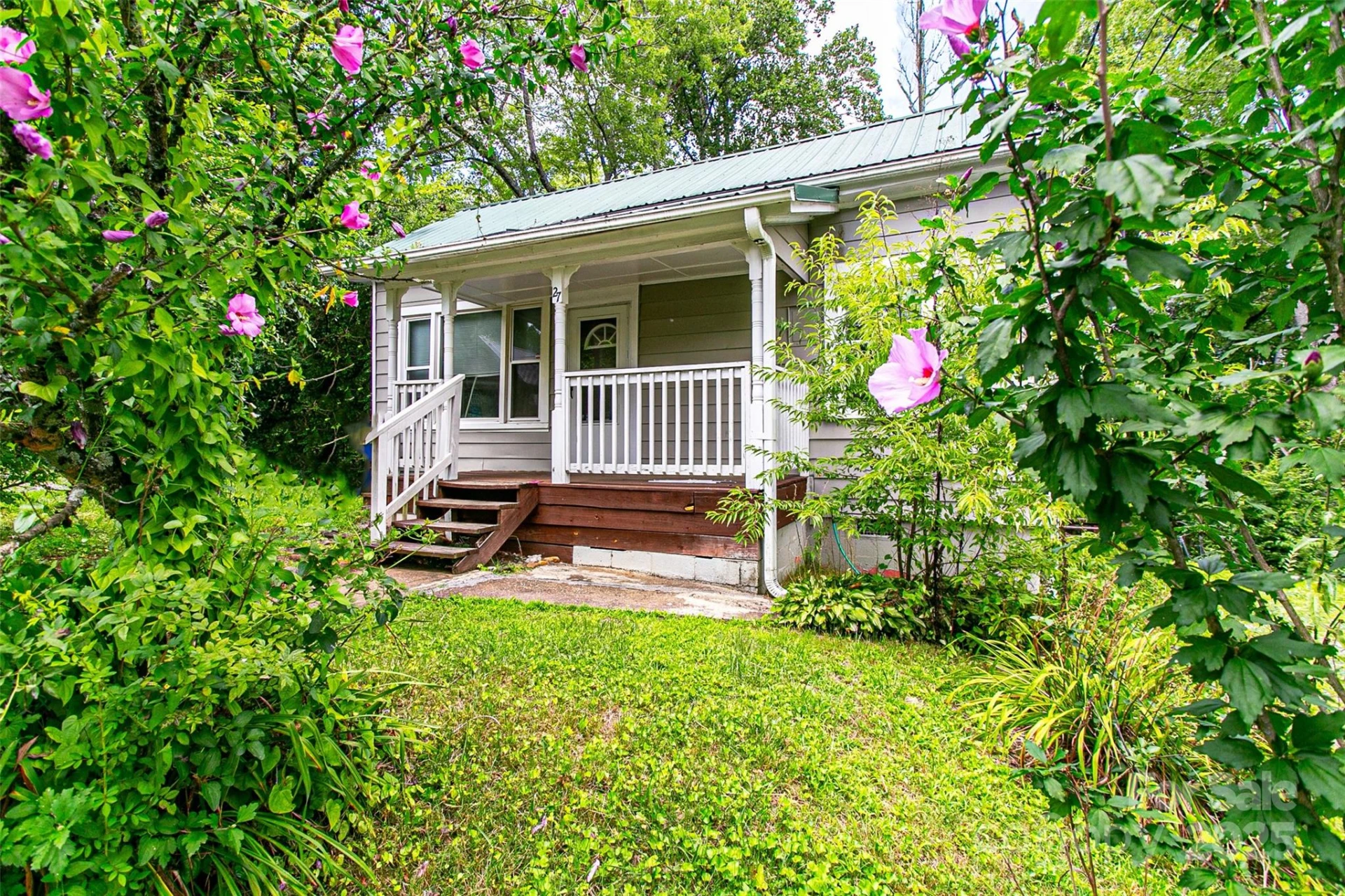 27 Curlee Street