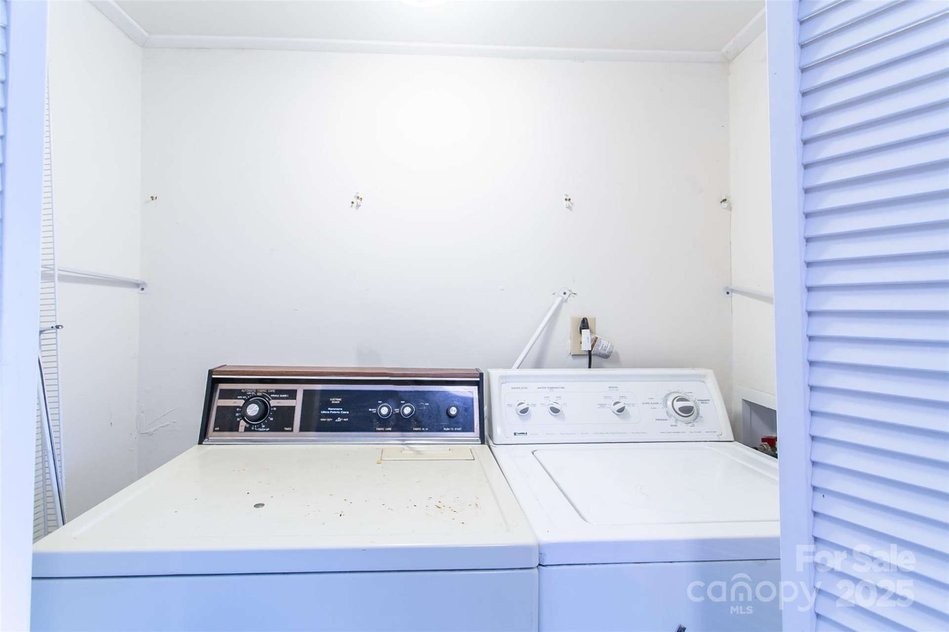 27 Curlee Street - Photo 6