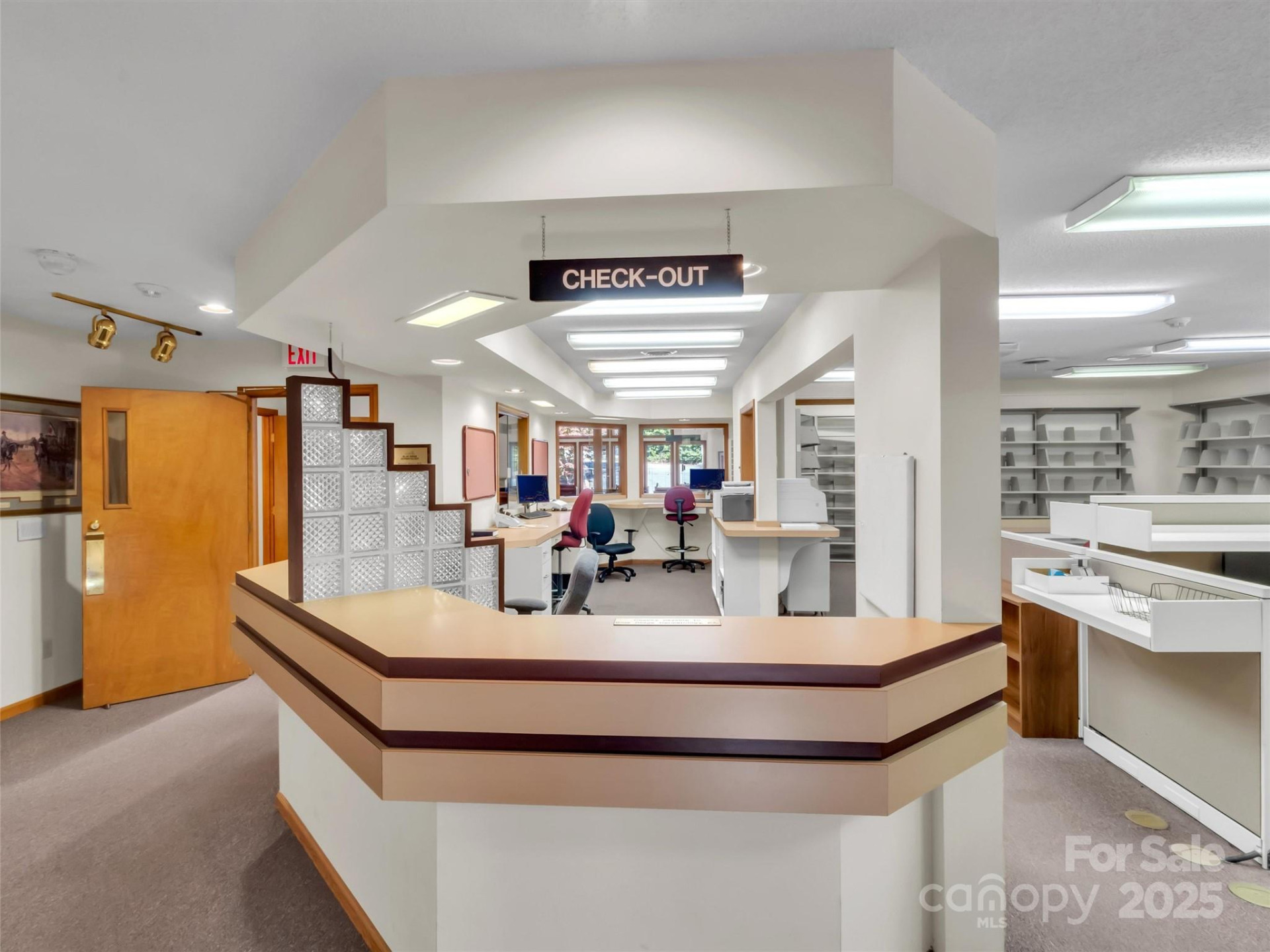 540 Hospital Drive - Photo 12