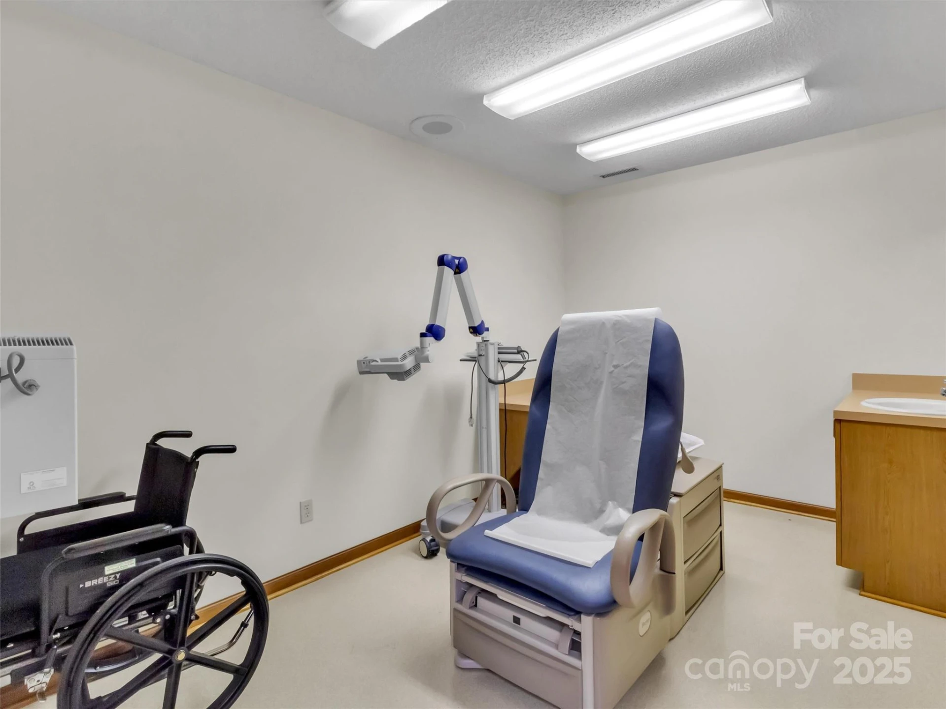540 Hospital Drive - Photo 22