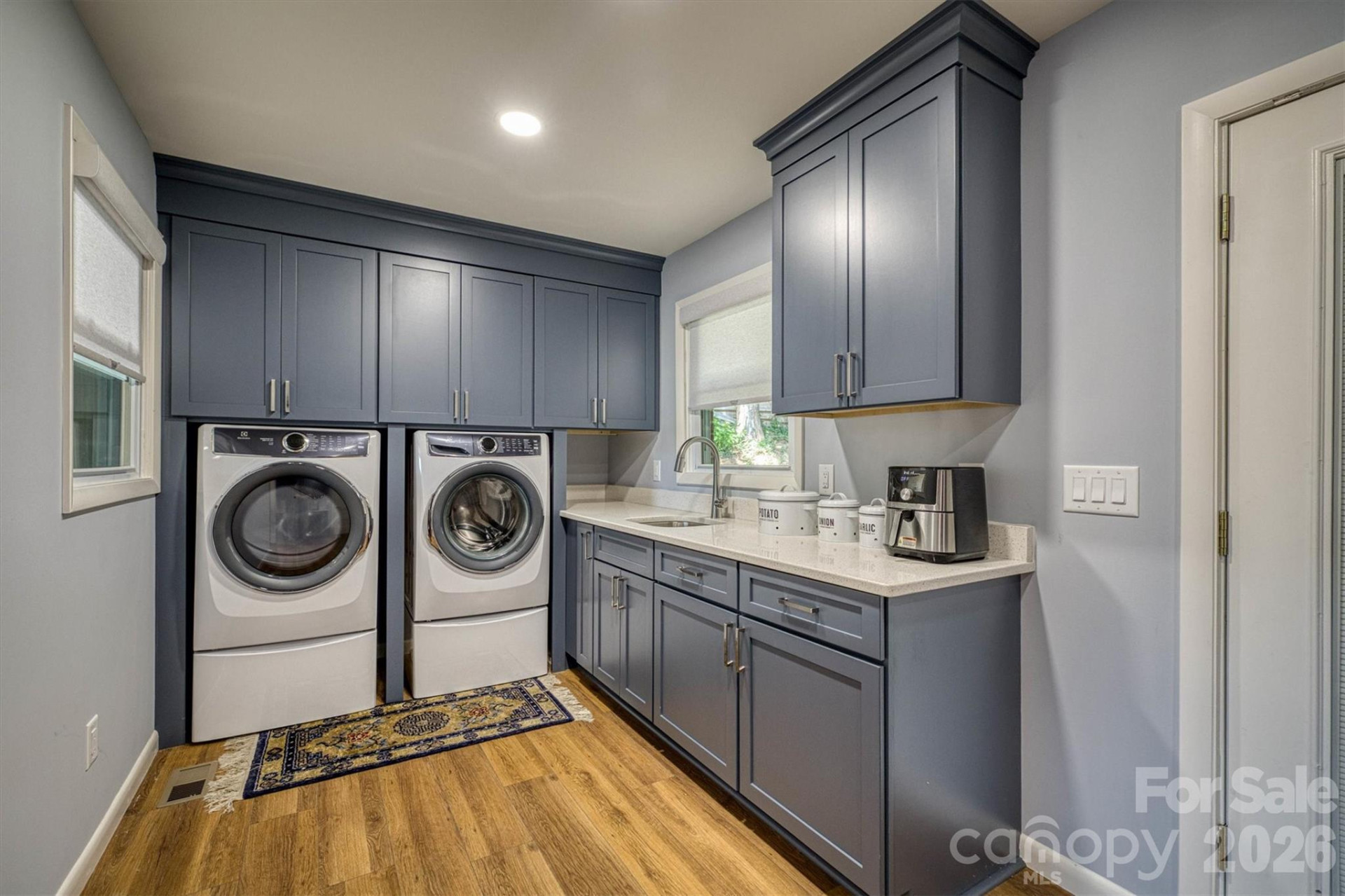 214 Howard Street - Photo 12