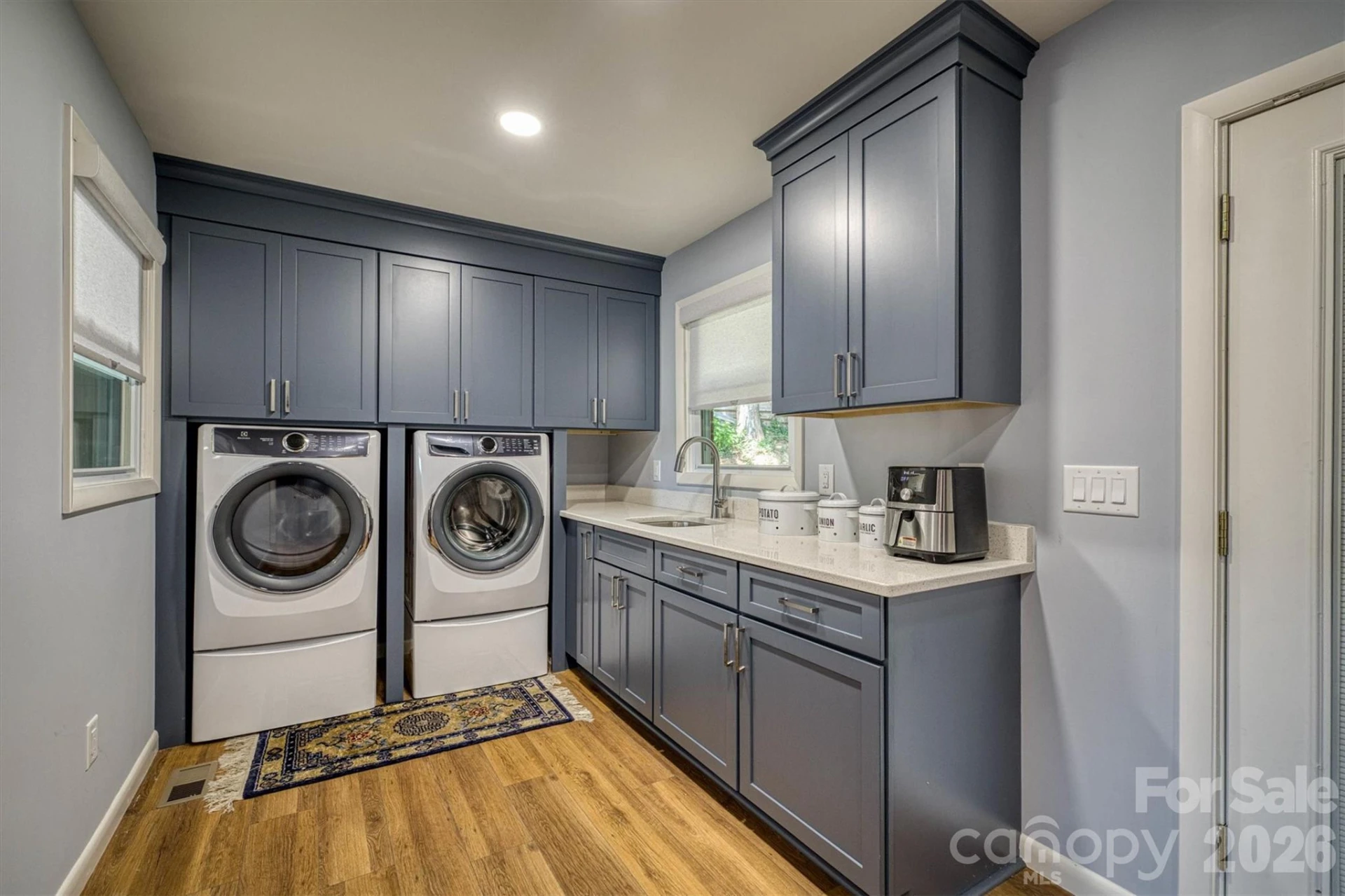 214 Howard Street - Photo 12