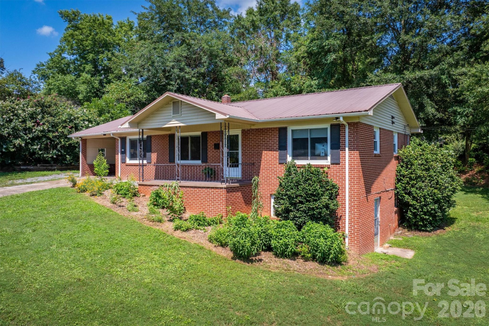 214 Howard Street - Photo 3