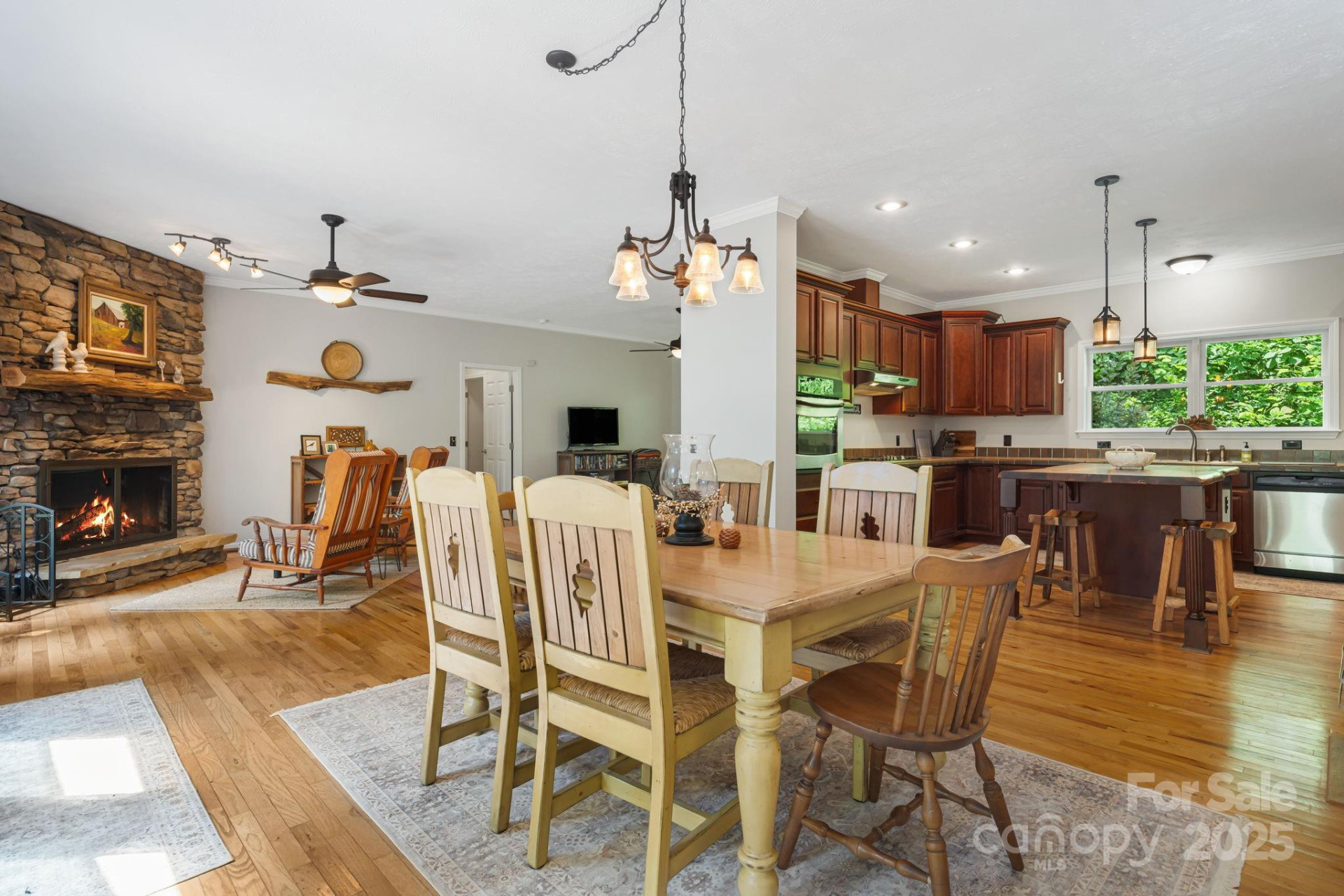 28 Back Stage Pass - Photo 16