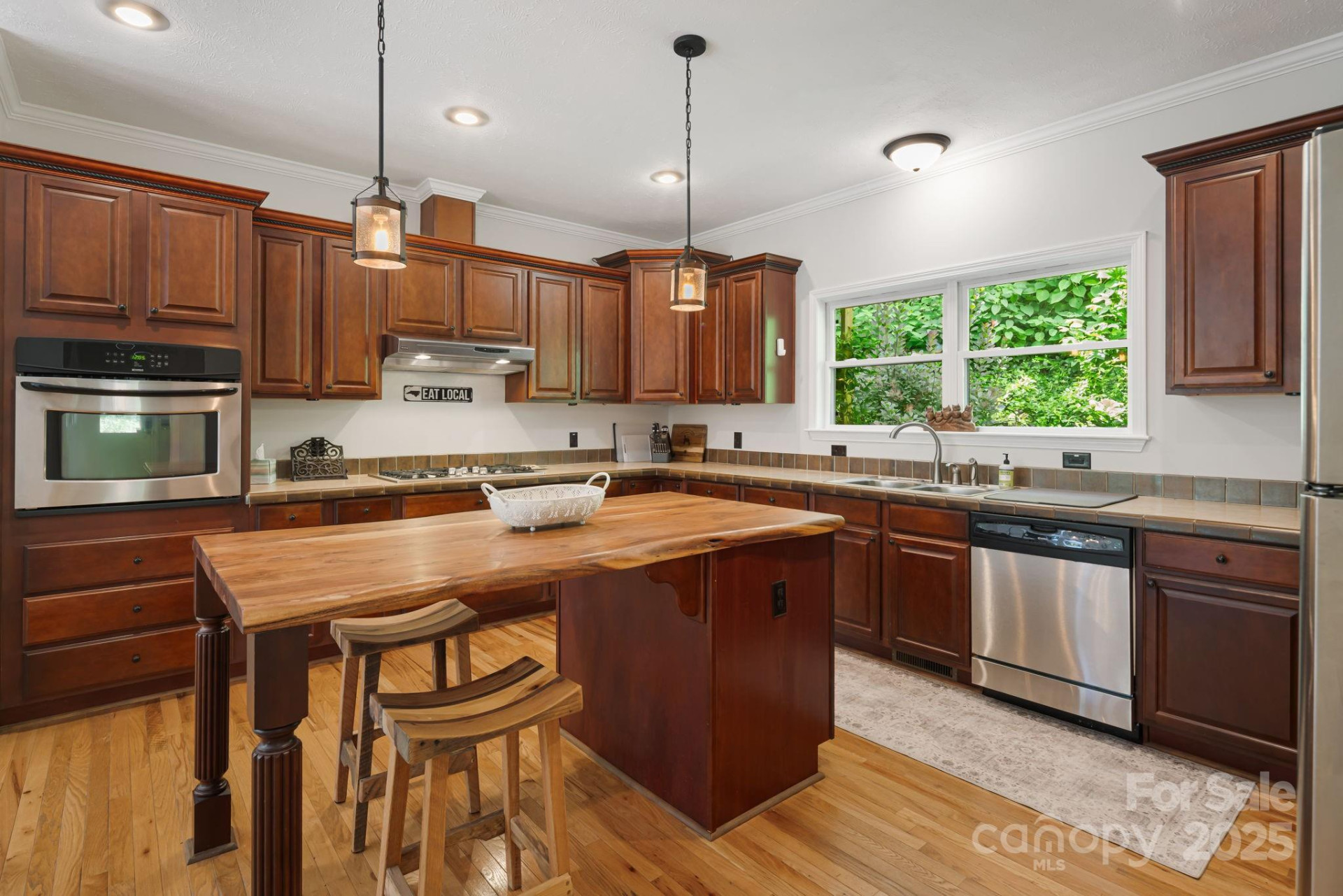 28 Back Stage Pass - Photo 18