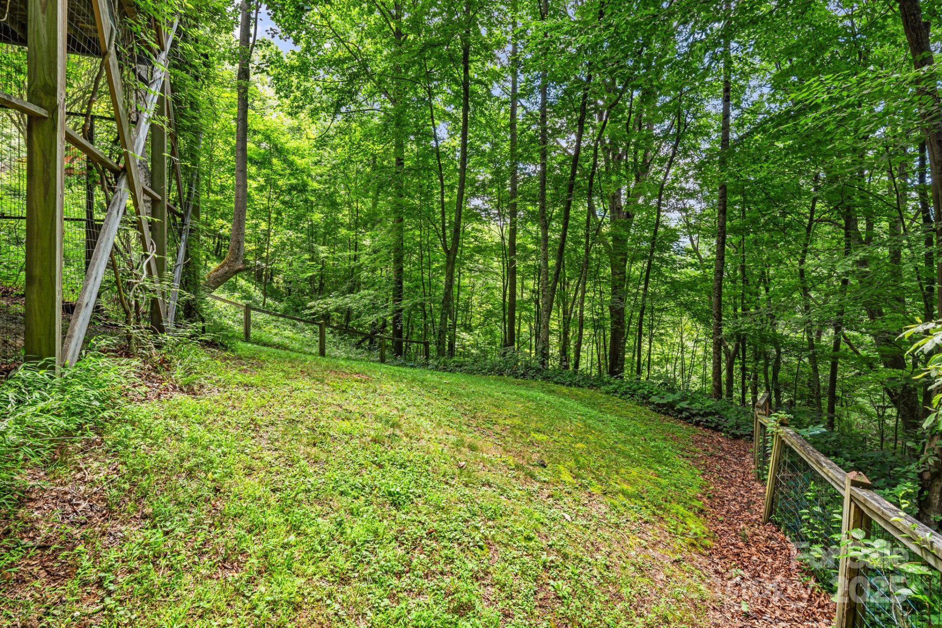 28 Back Stage Pass - Photo 38