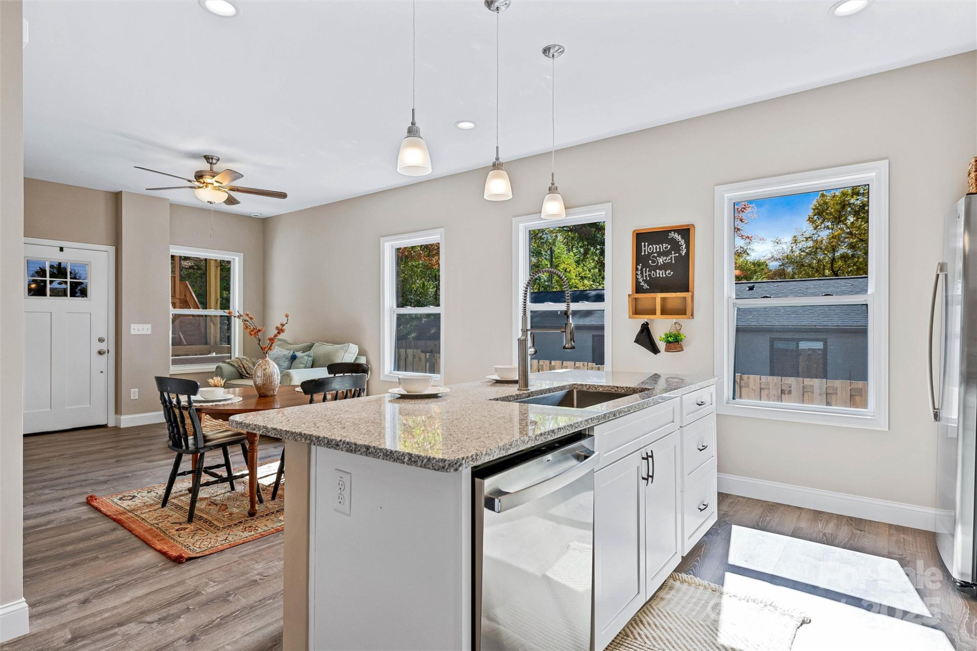 186 Johnston Boulevard - Photo 11