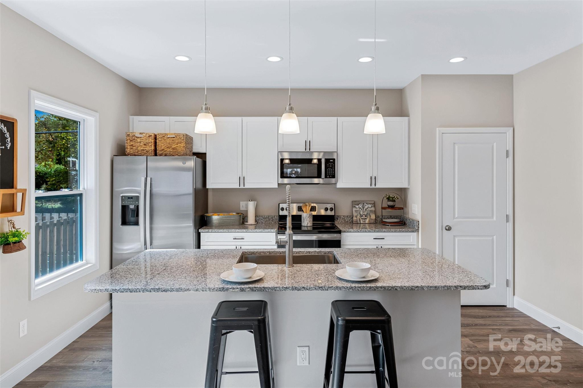 186 Johnston Boulevard - Photo 9