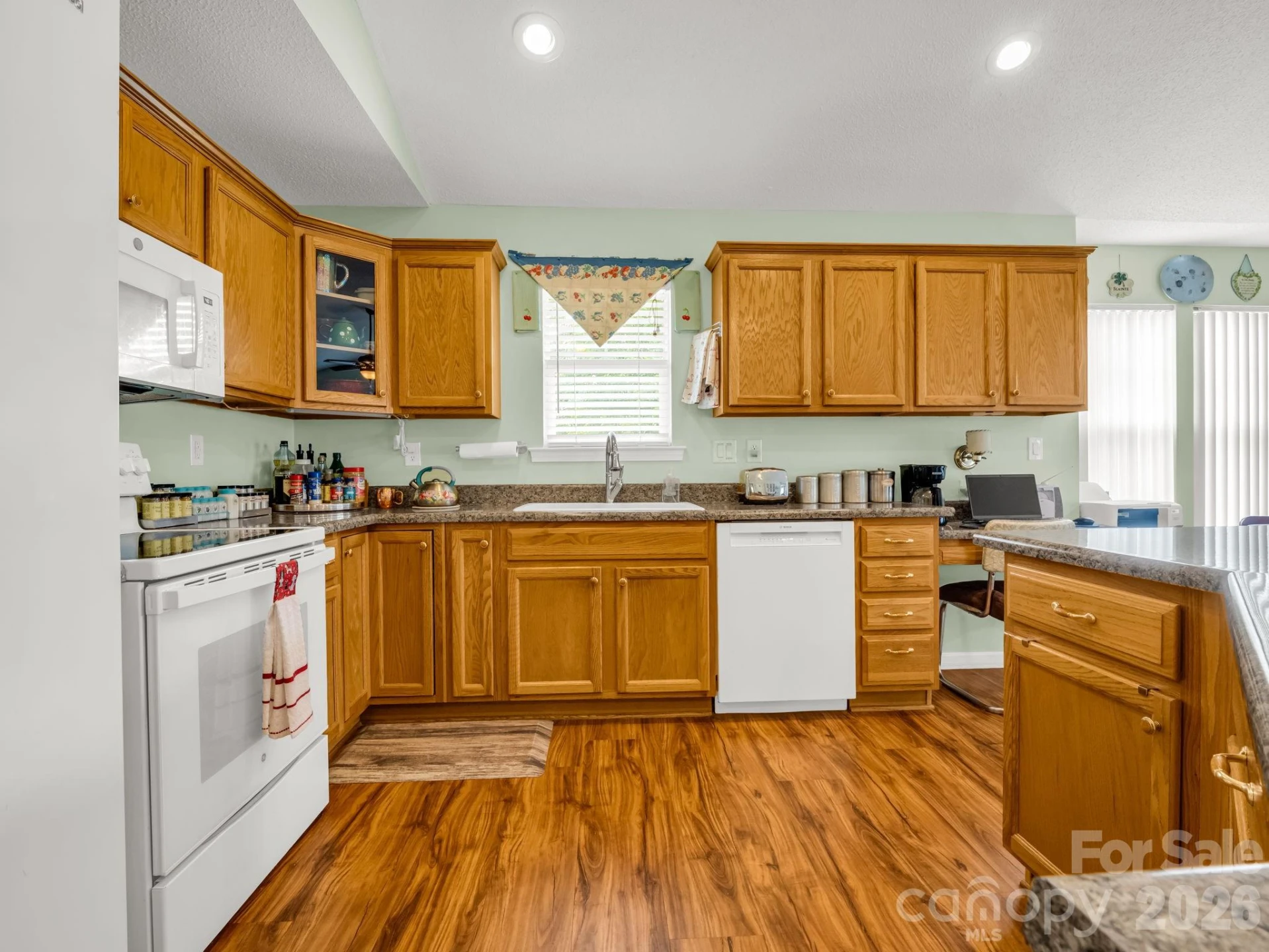 27 Gray Wolf Lane - Photo 8