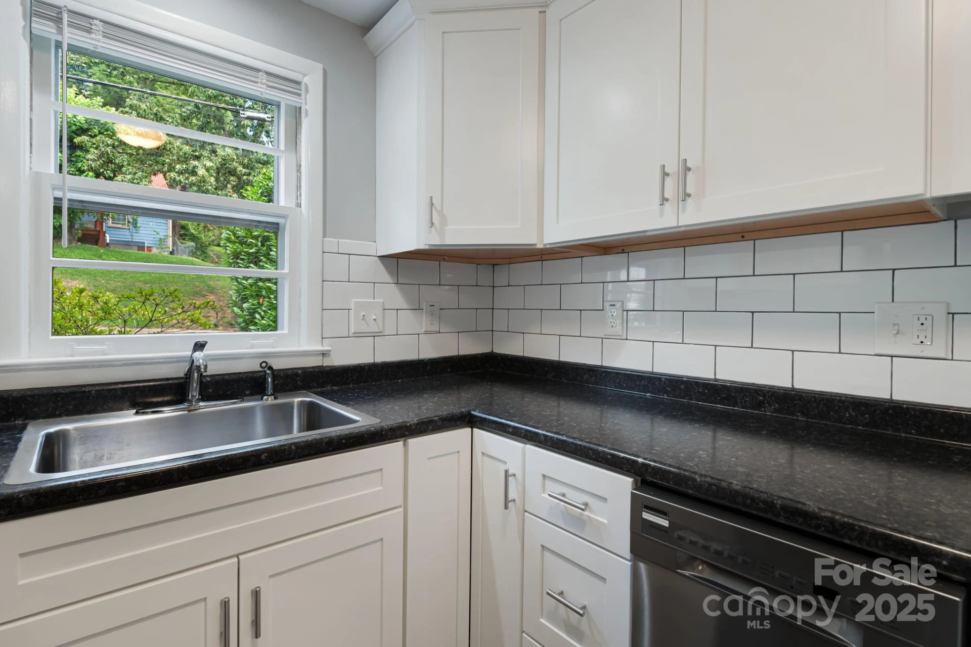 82 Maney Avenue - Photo 9