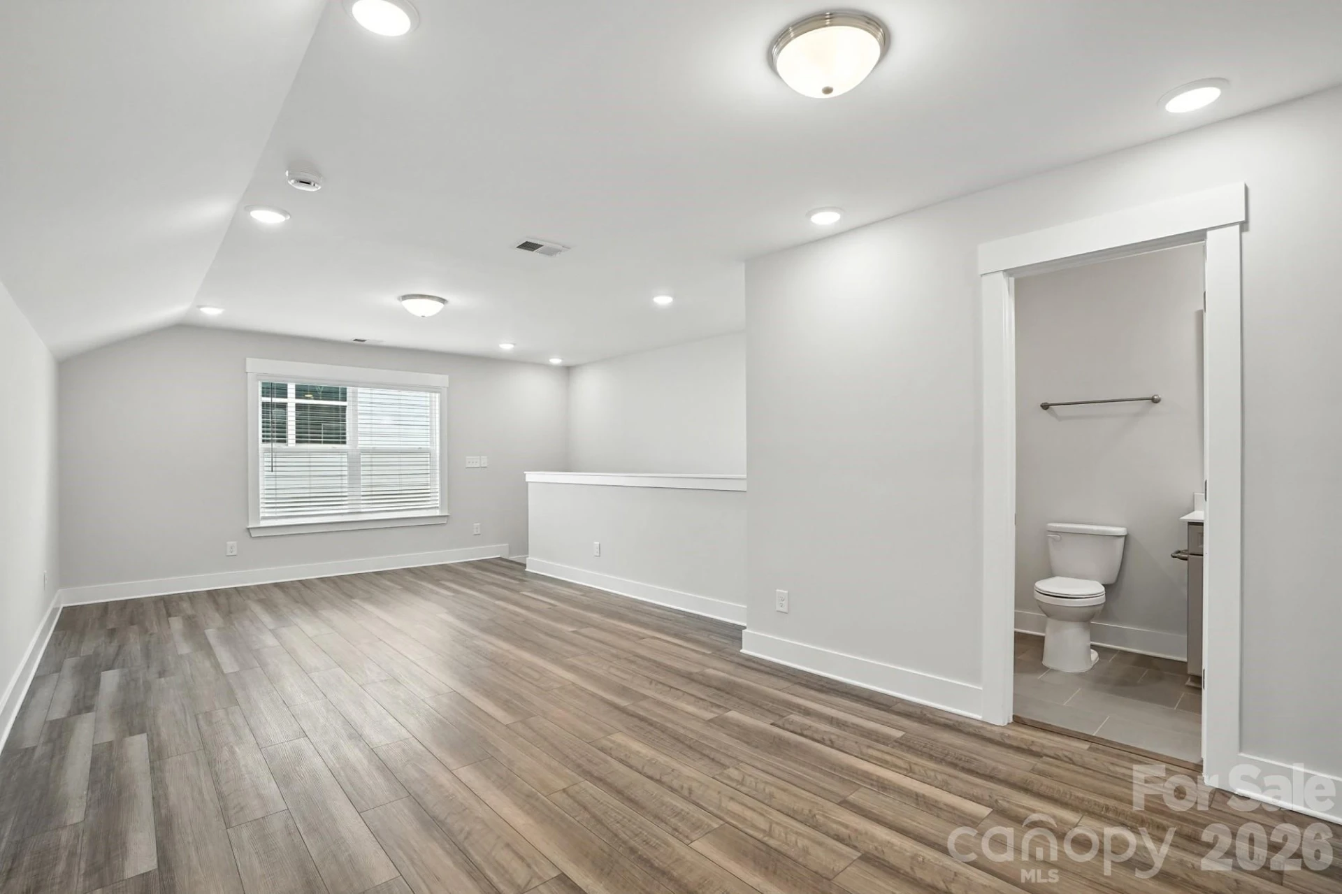 138 Prestwick Way - Photo 36