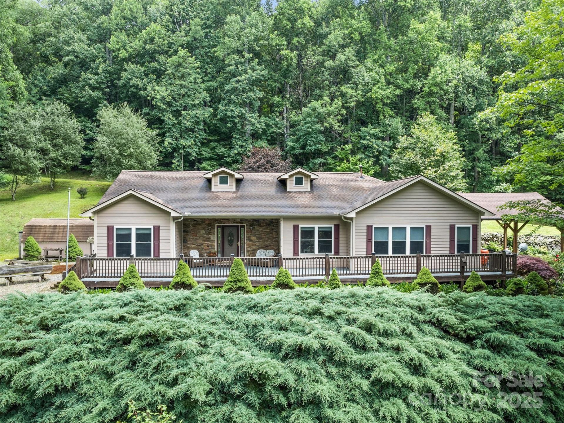 261 Serenity Drive - Photo 2