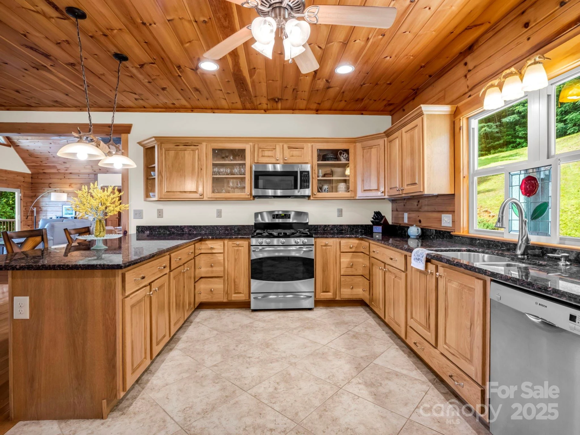 537 Summit Parkway - Photo 11