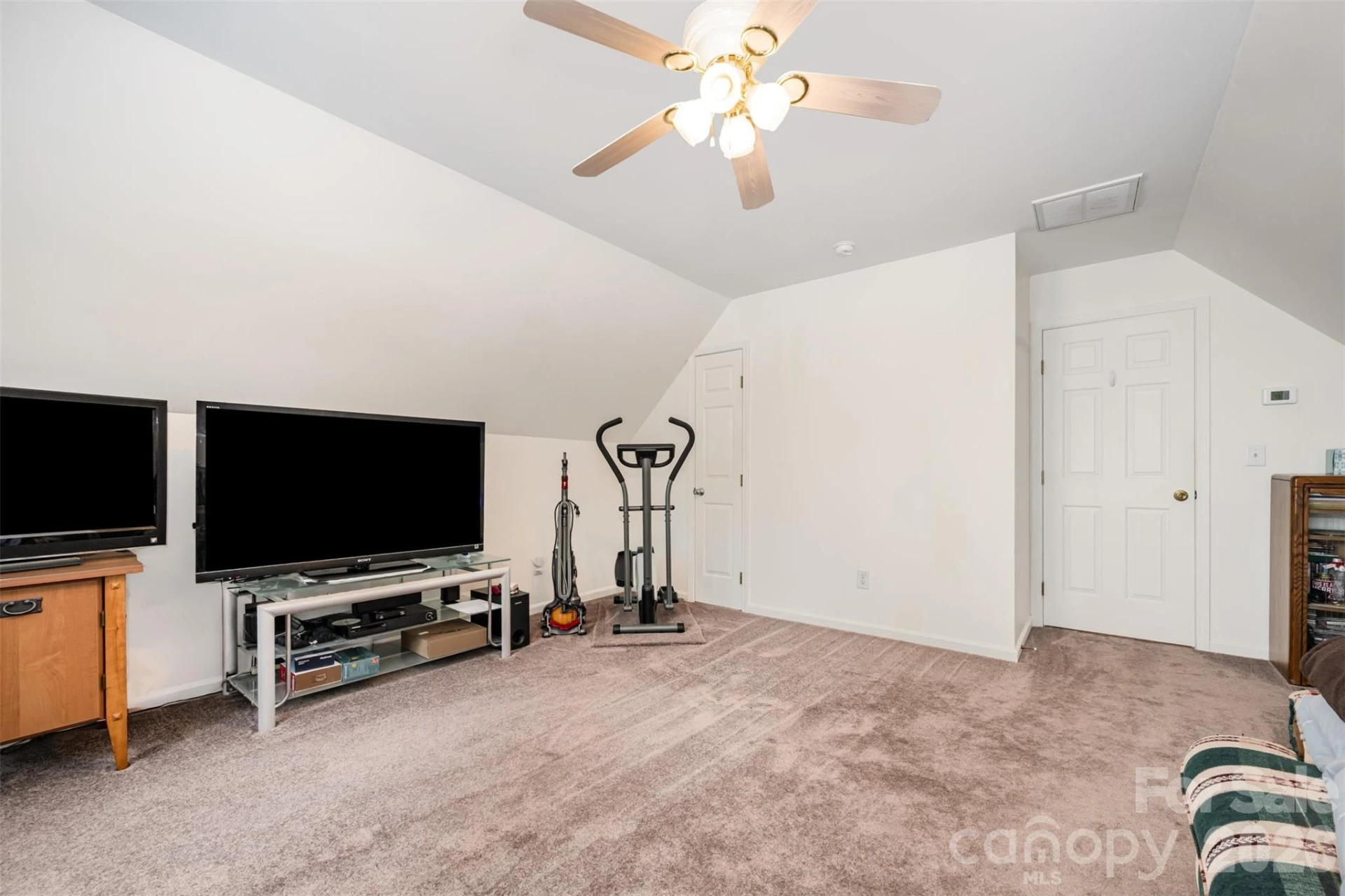 2000 Linstead Drive - Photo 16