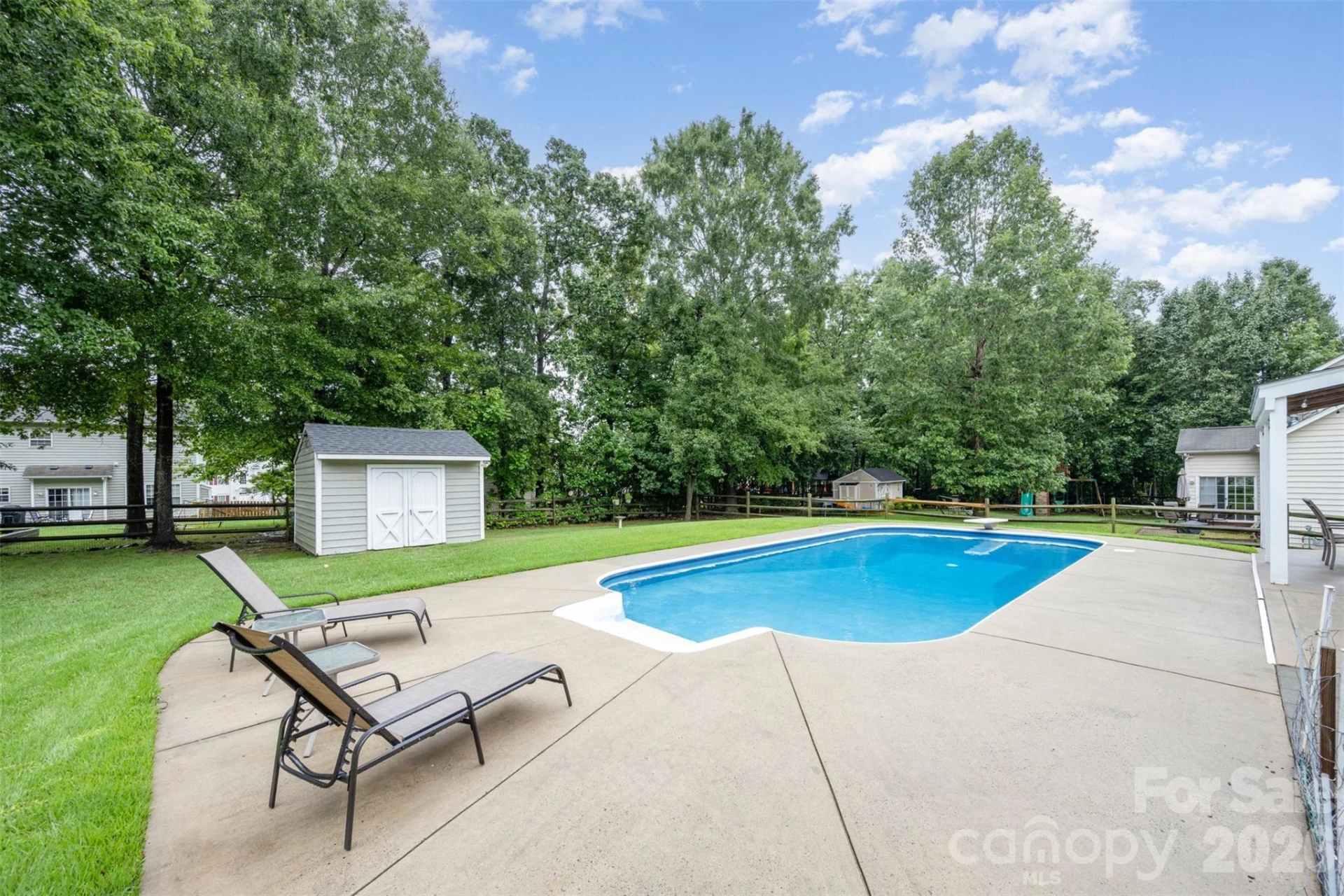 2000 Linstead Drive - Photo 28