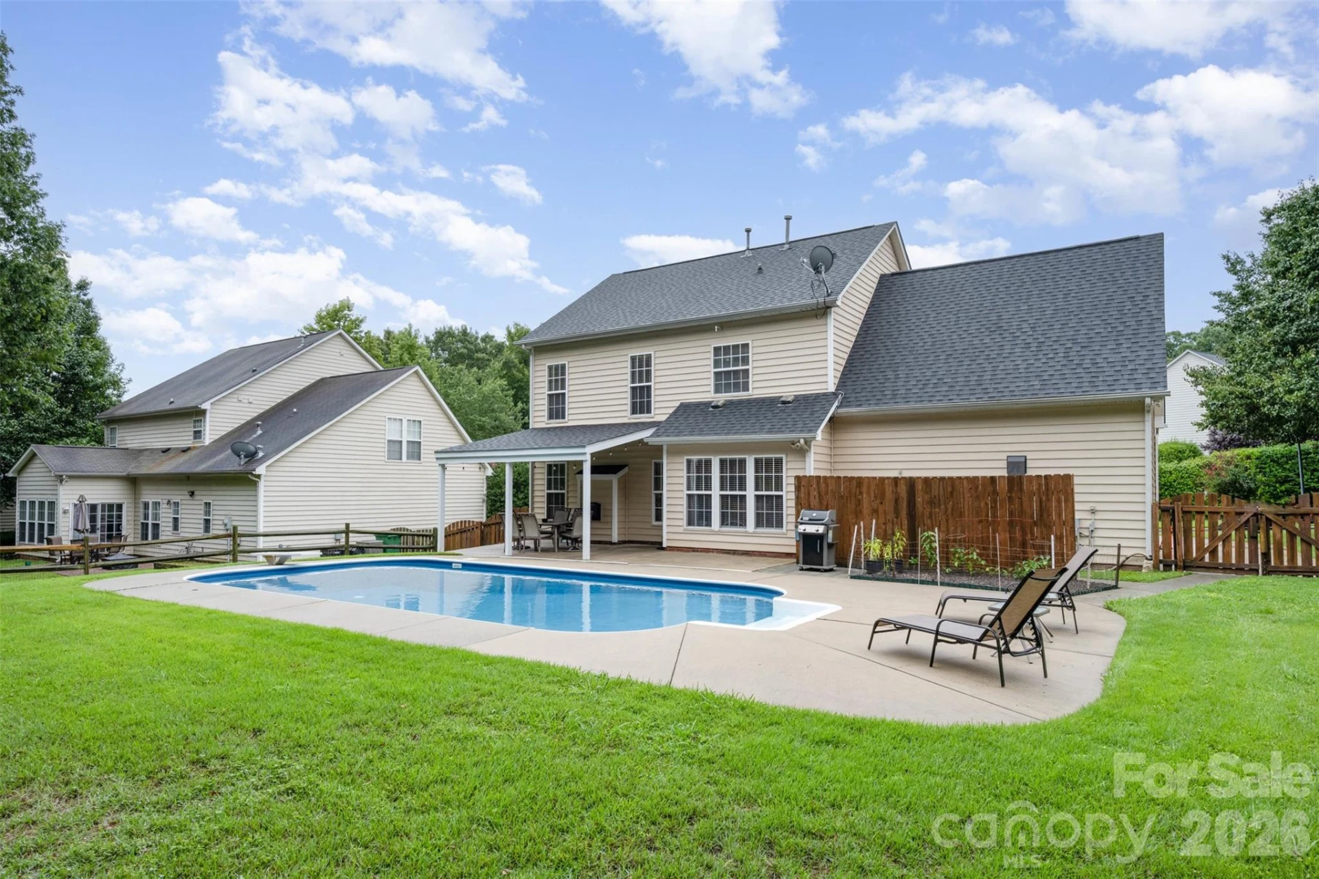 2000 Linstead Drive - Photo 30