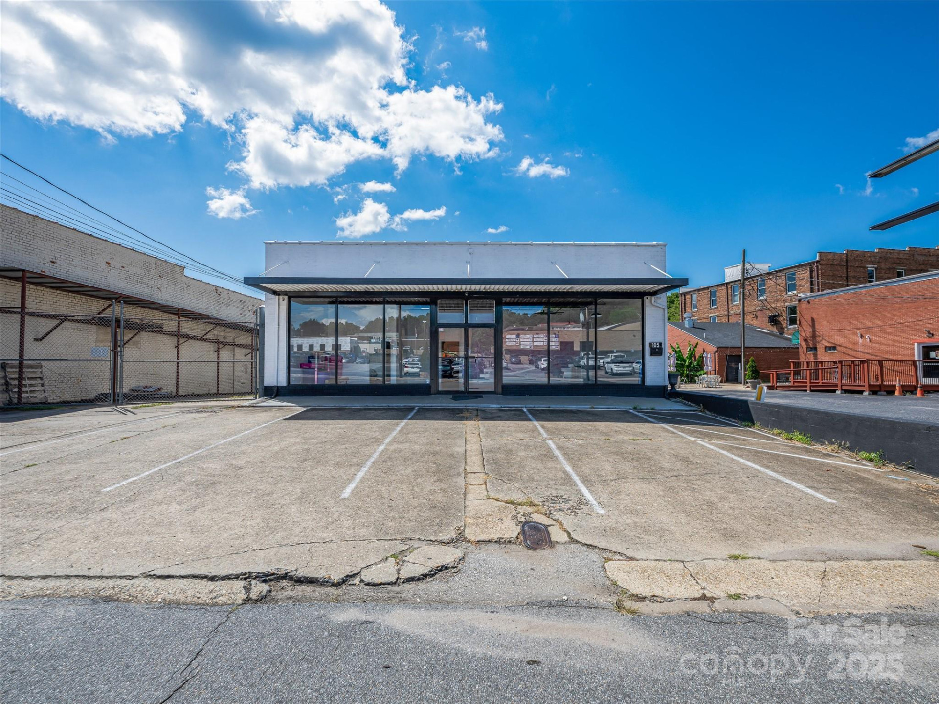 105 Henderson Street - Photo 3