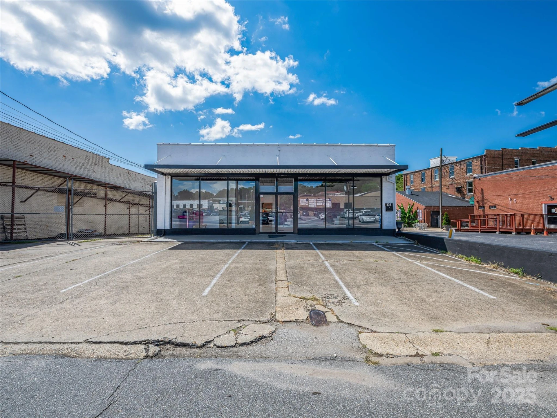 105 Henderson Street - Photo 3