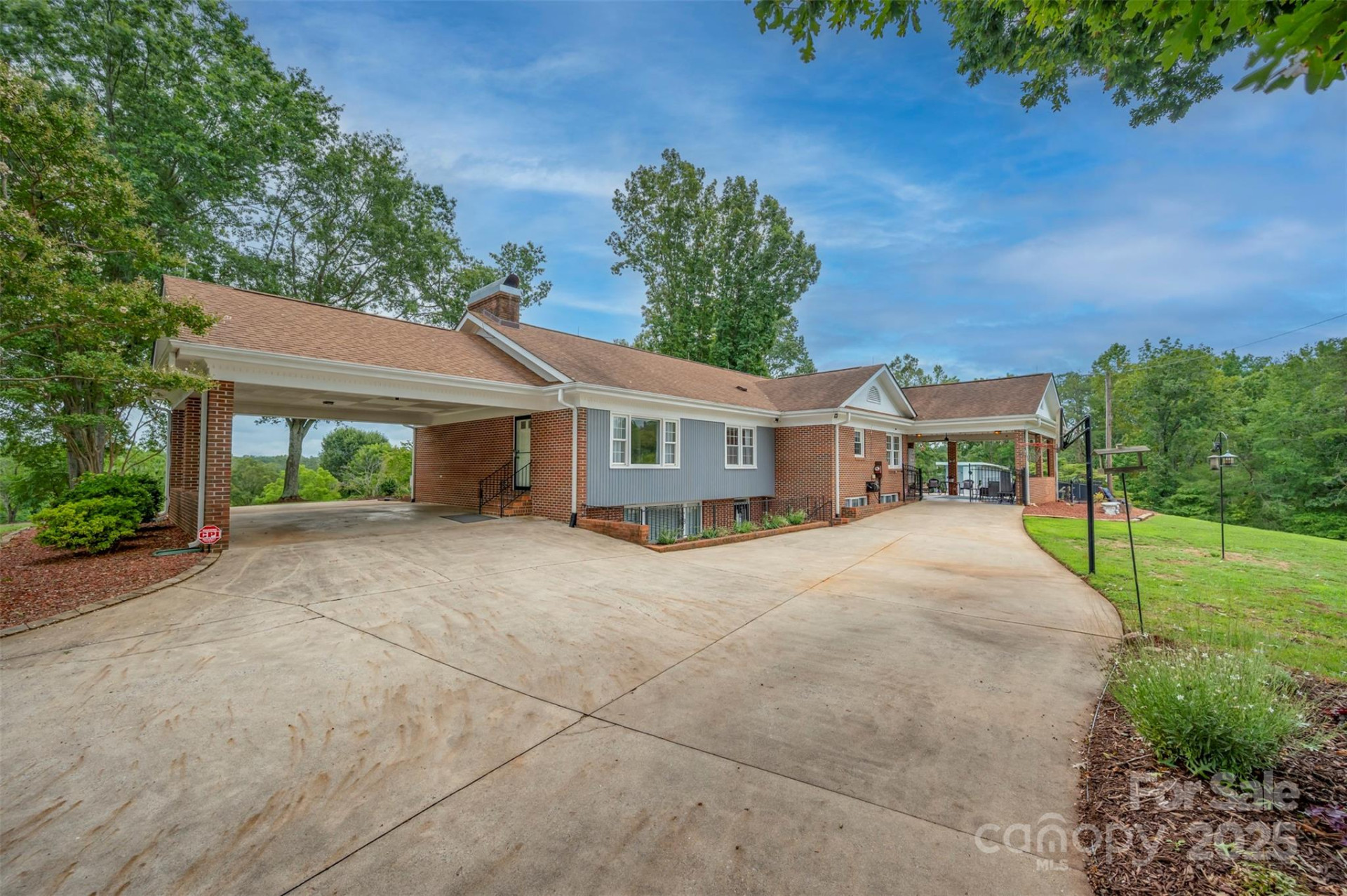 1885 Rock Road - Photo 2