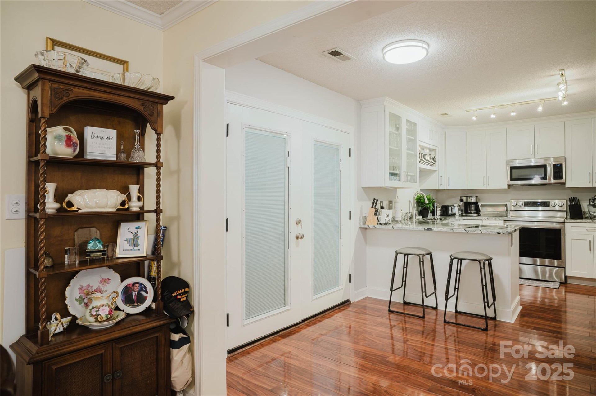 920 Woodhill Drive - Photo 11