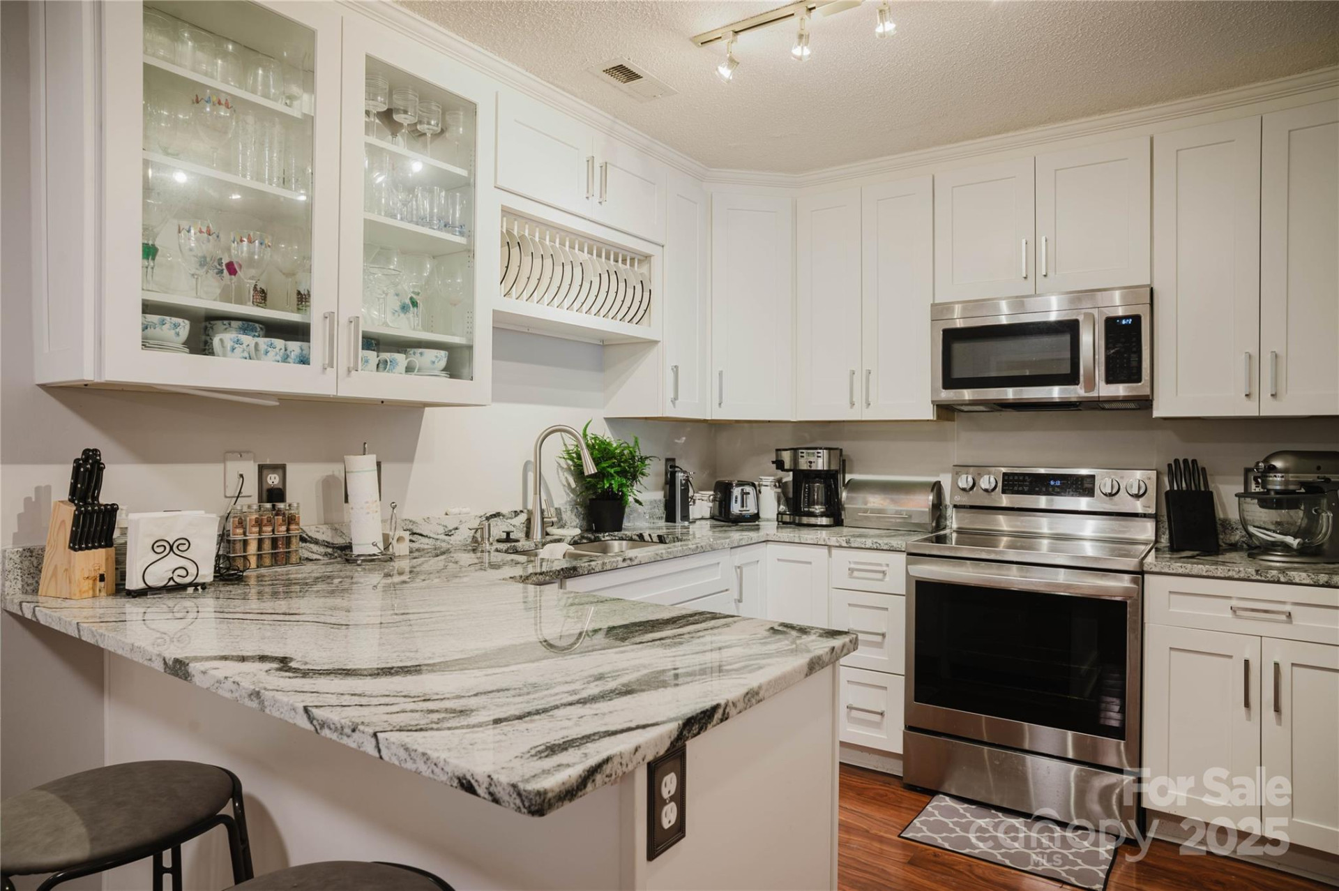 920 Woodhill Drive - Photo 12