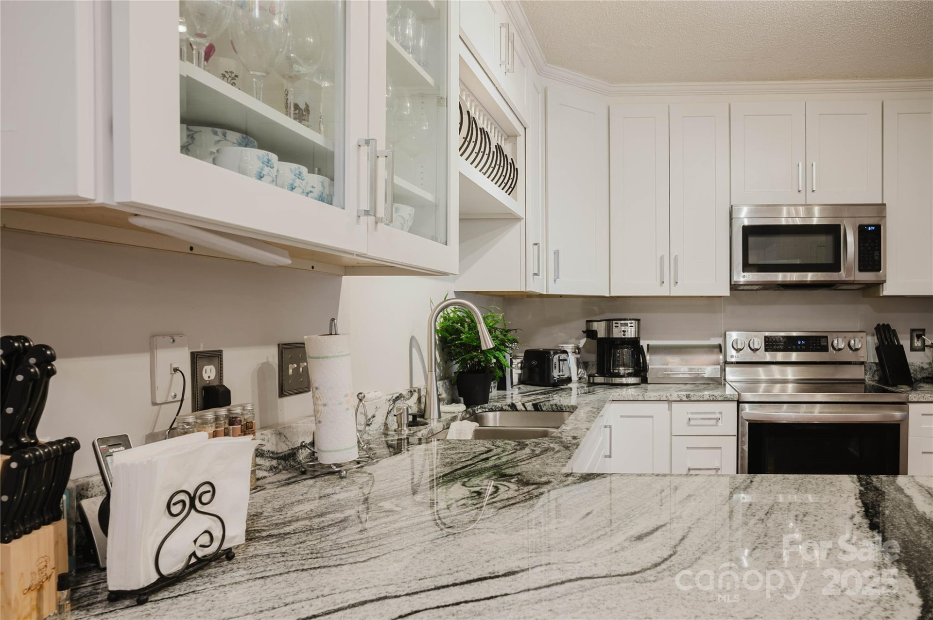 920 Woodhill Drive - Photo 13