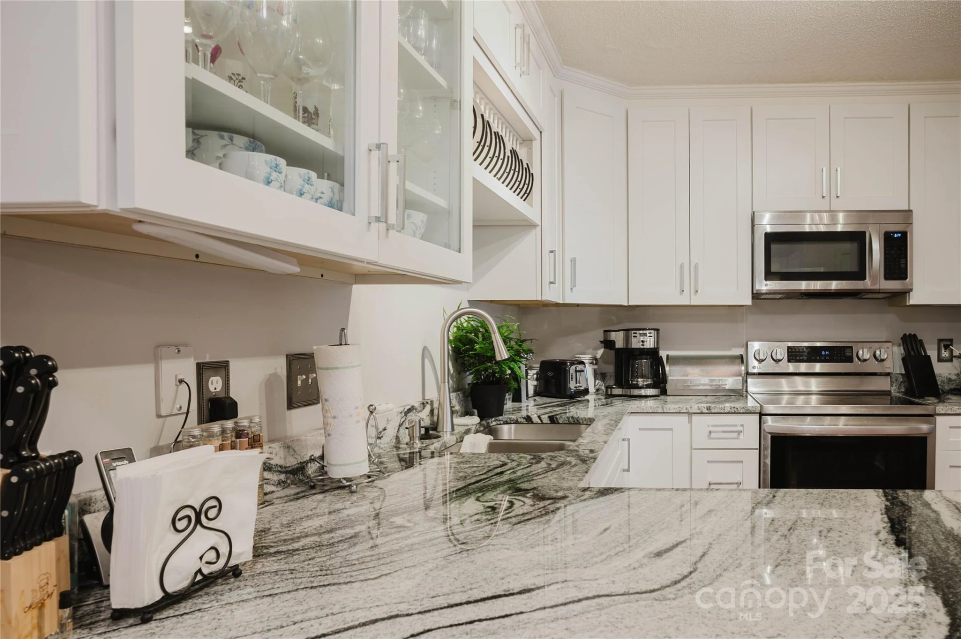 920 Woodhill Drive - Photo 13